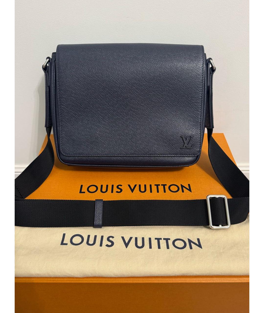 LOUIS VUITTON Темно-синяя кожаная сумка на плечо, фото 9