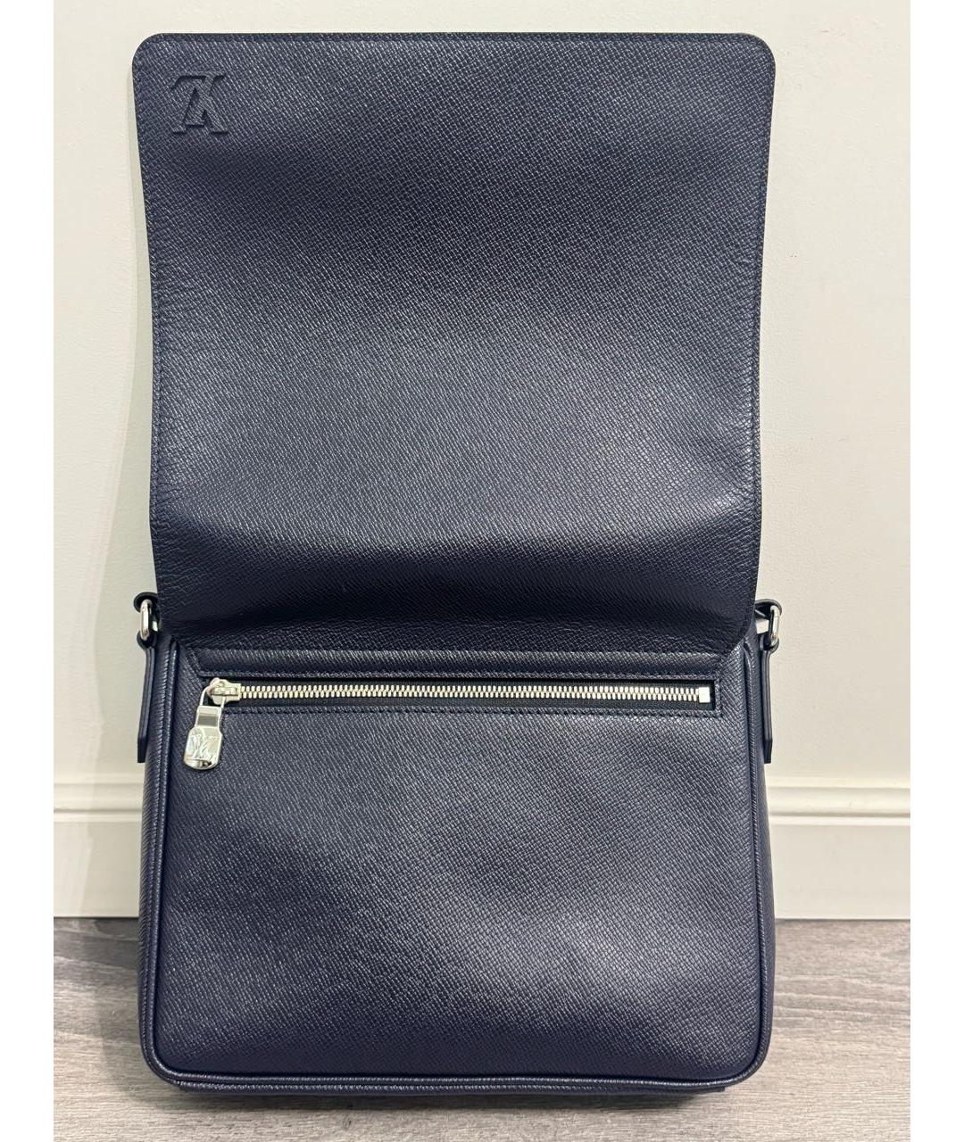 LOUIS VUITTON Темно-синяя кожаная сумка на плечо, фото 5