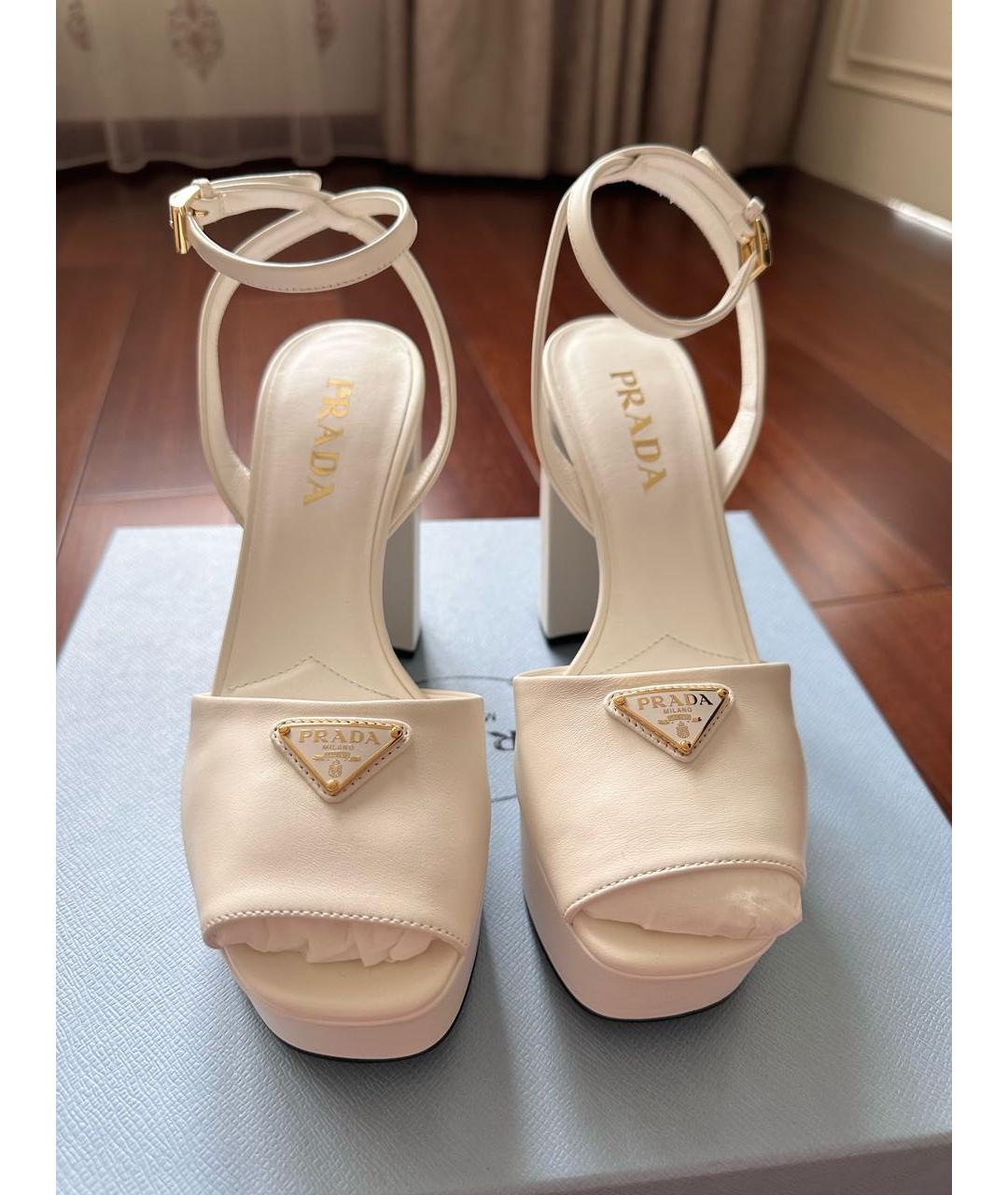PRADA Белые кожаные босоножки, фото 2