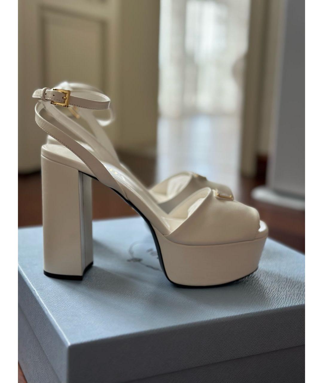 PRADA Белые кожаные босоножки, фото 5