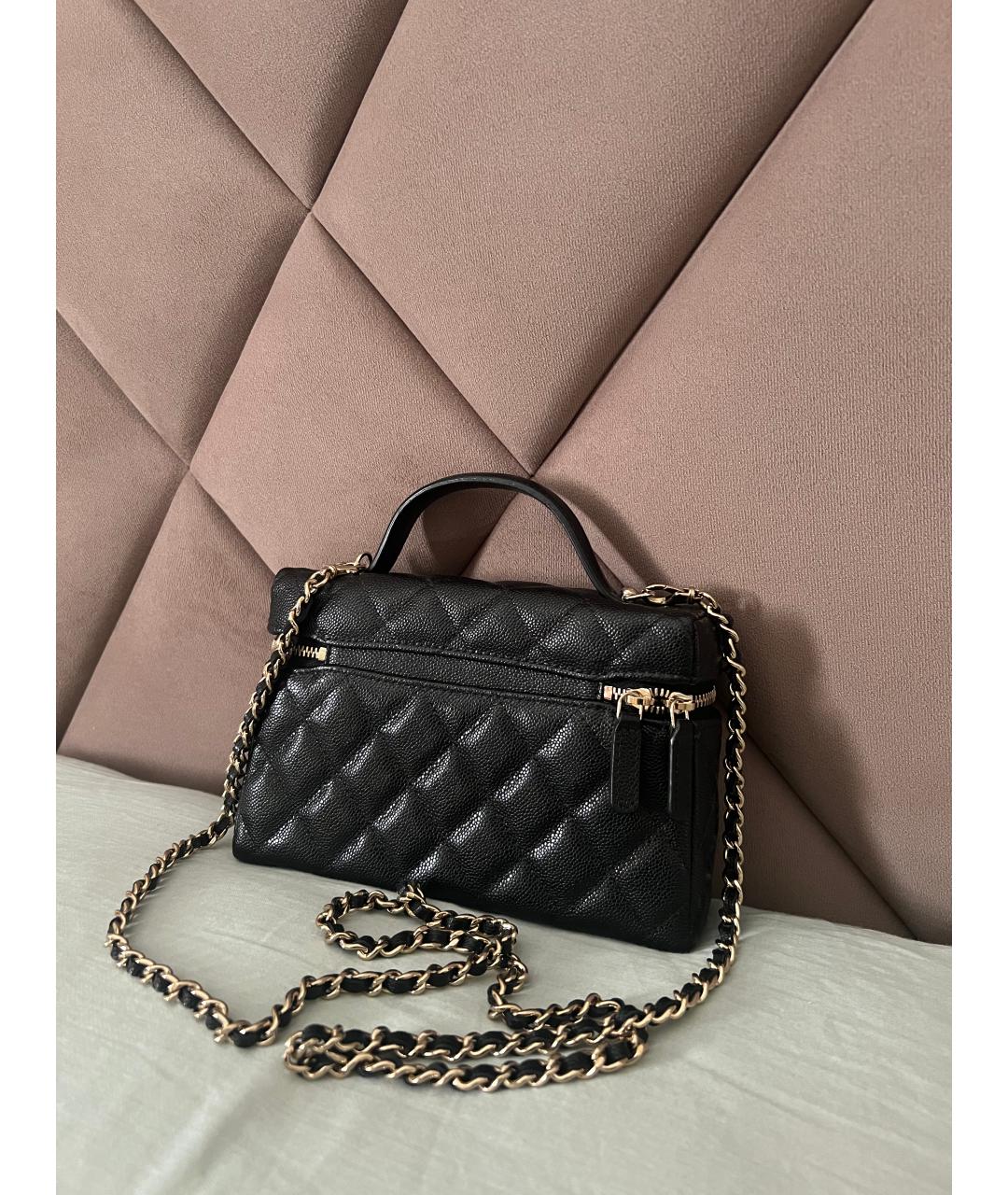 CHANEL Черная кожаная сумка с короткими ручками, фото 3