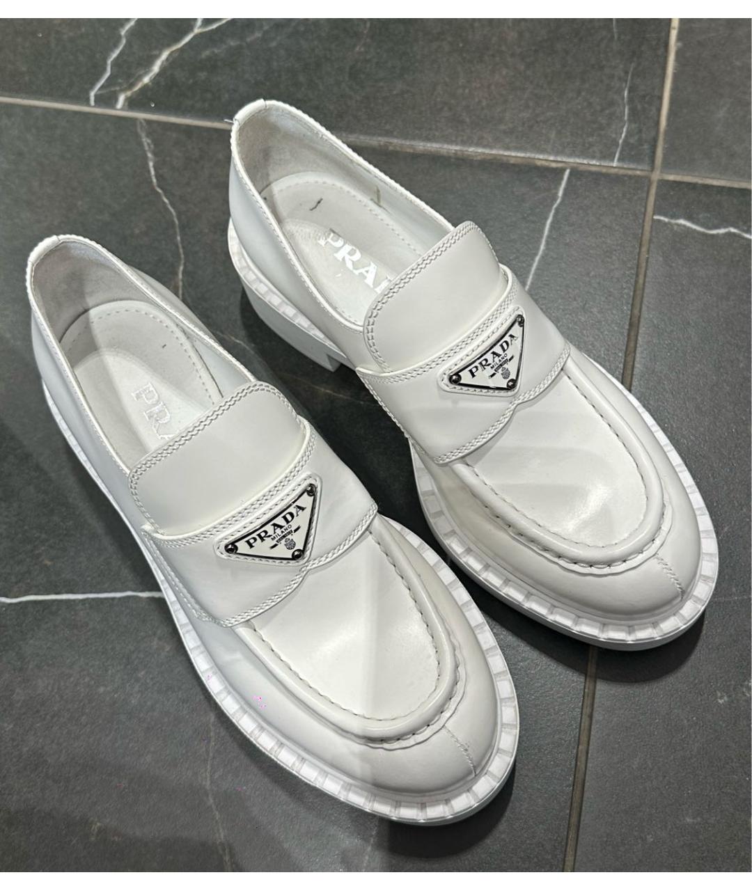 PRADA Белые кожаные лоферы, фото 3