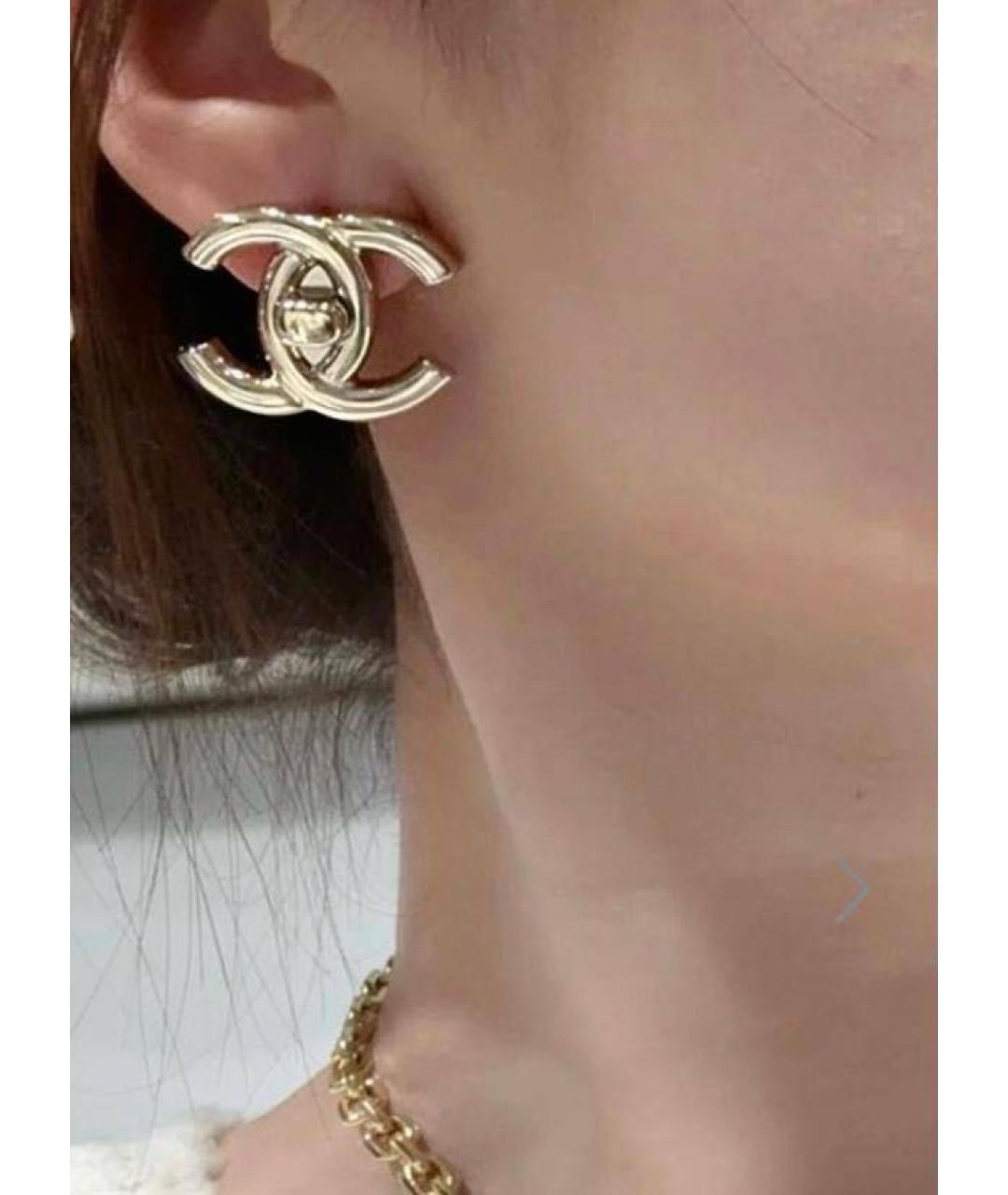 CHANEL Золотые металлические серьги, фото 5