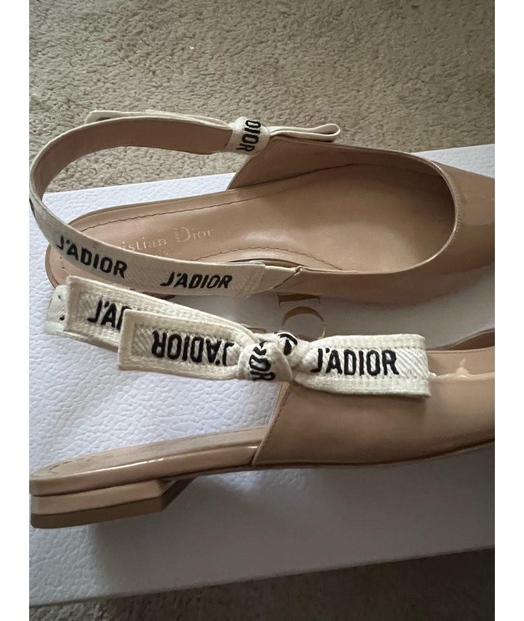 CHRISTIAN DIOR Бежевые туфли из лакированной кожи, фото 5