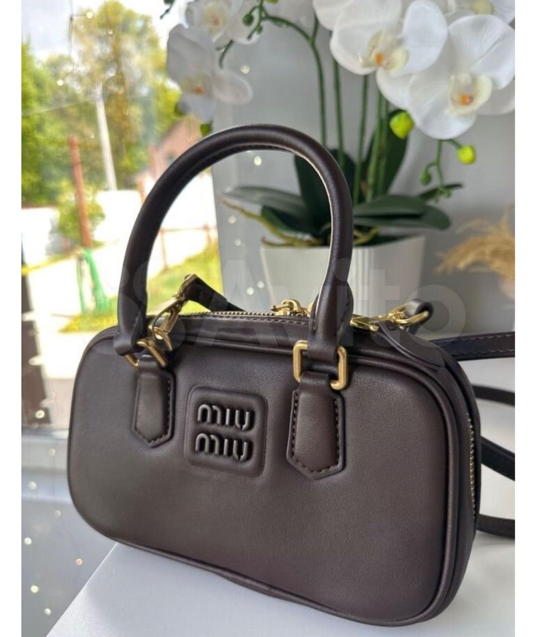 MIU MIU Коричневая кожаная сумка с короткими ручками, фото 3