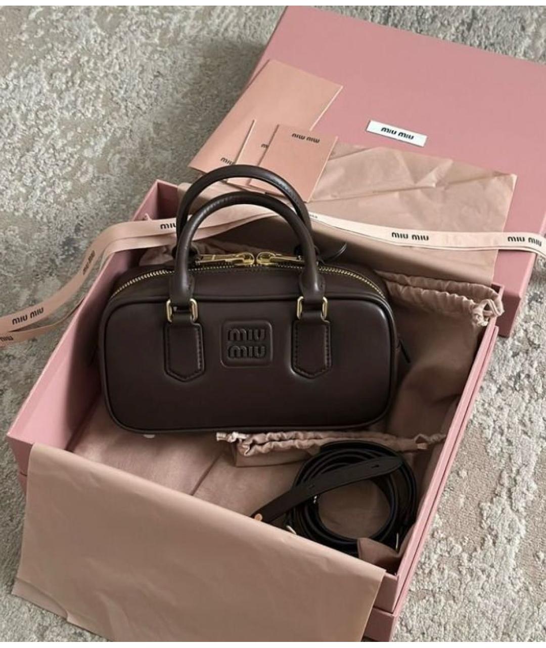 MIU MIU Коричневая кожаная сумка с короткими ручками, фото 2