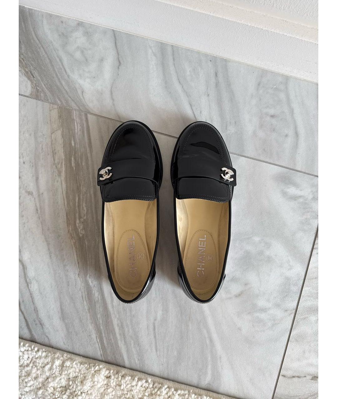 CHANEL Черные лоферы из лакированной кожи, фото 3