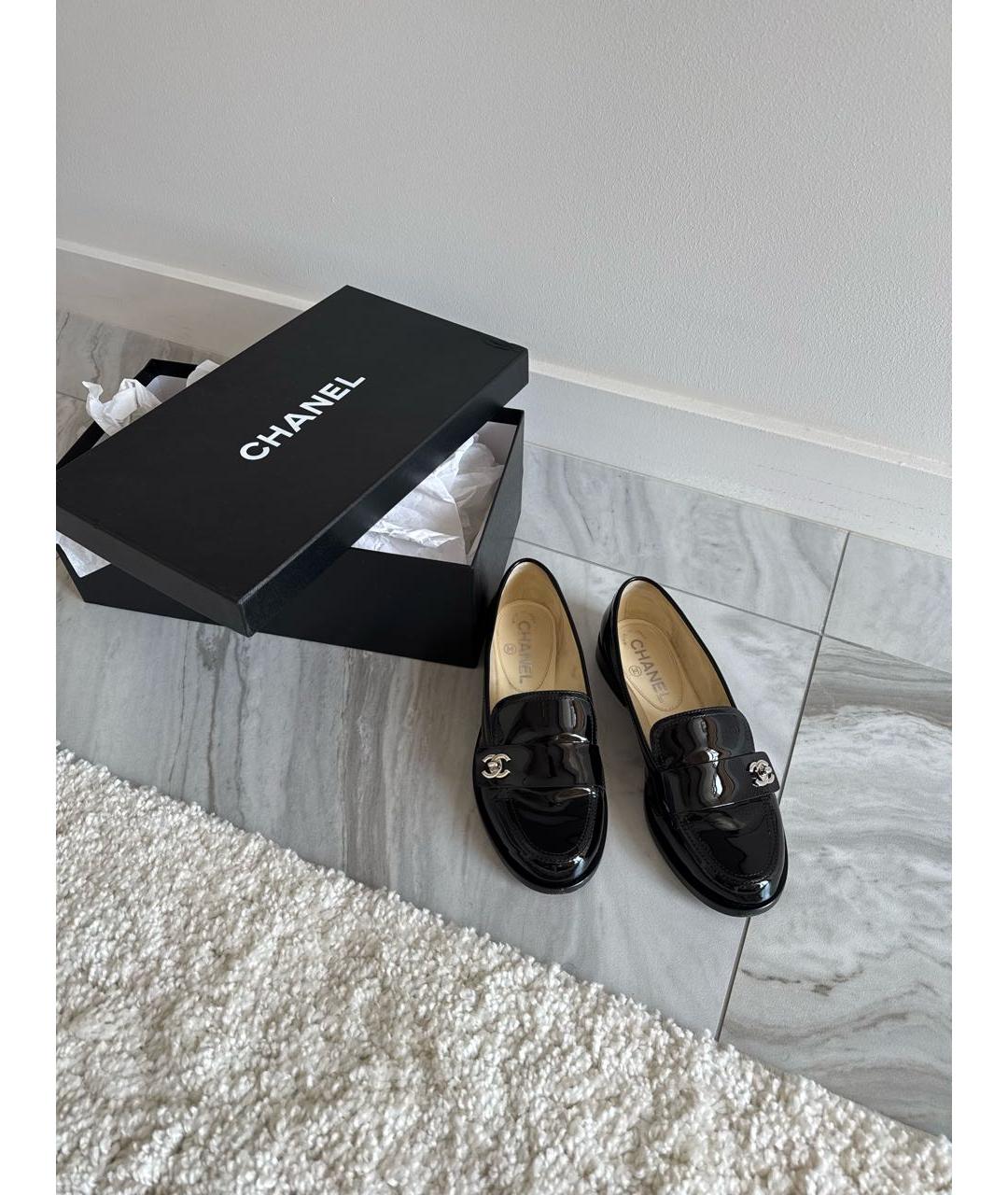 CHANEL Черные лоферы из лакированной кожи, фото 5