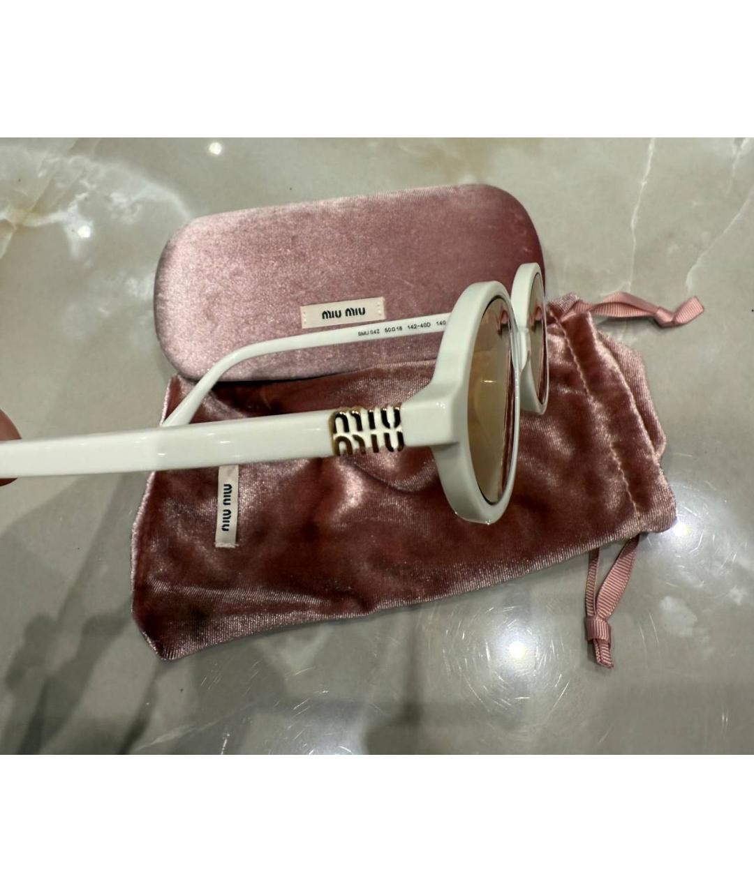 MIU MIU Белые пластиковые солнцезащитные очки, фото 3