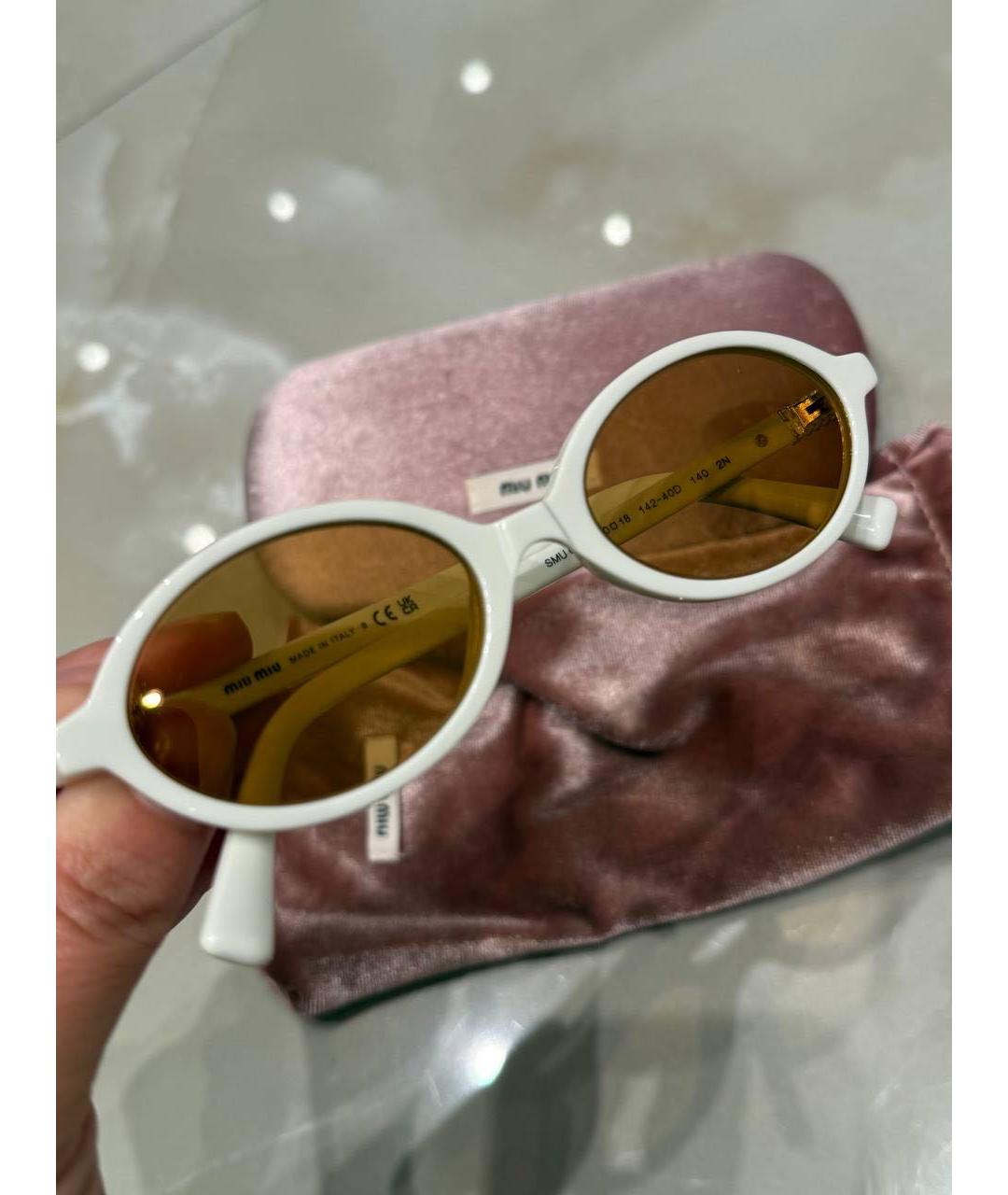 MIU MIU Белые пластиковые солнцезащитные очки, фото 2