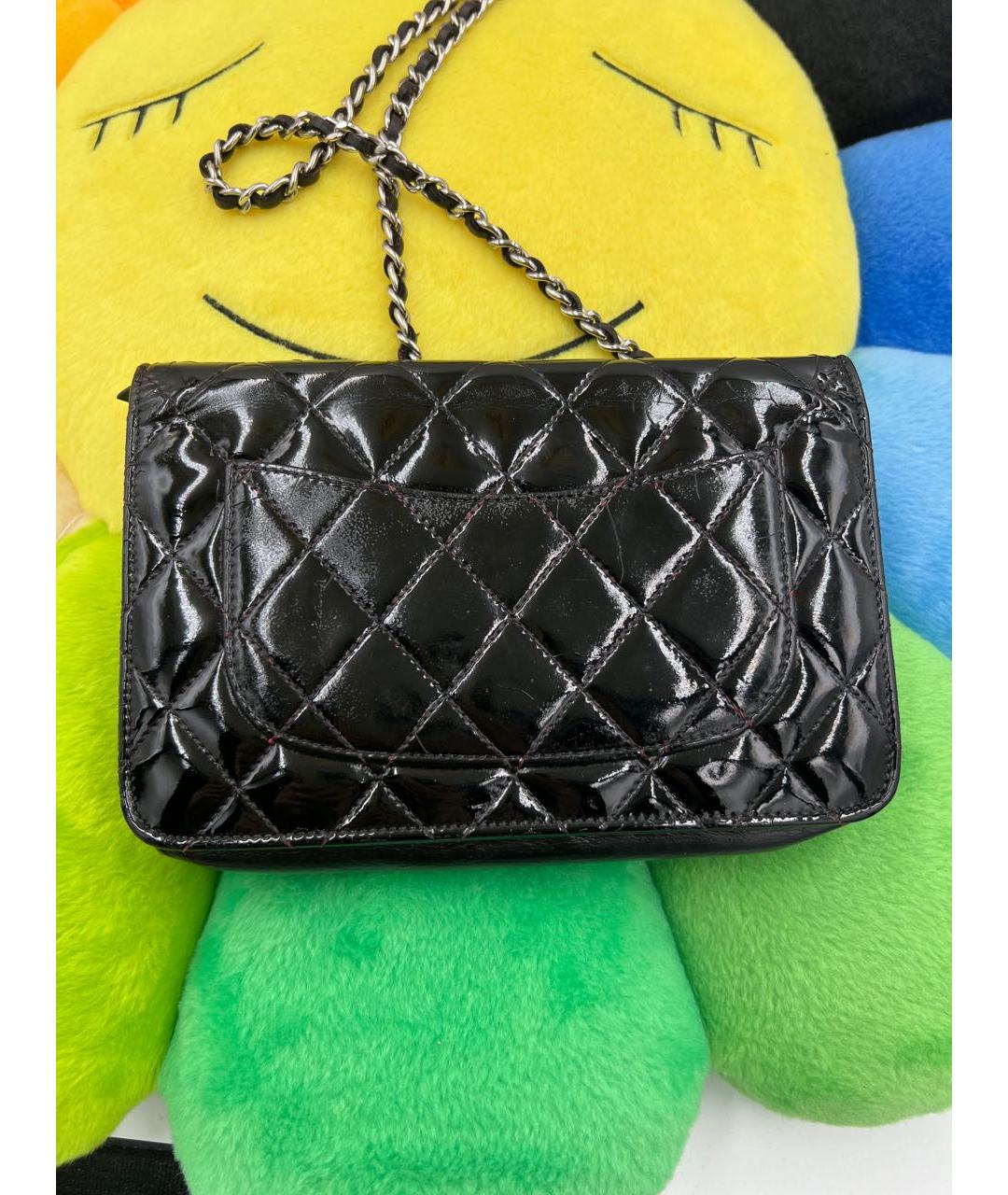 CHANEL Черная сумка через плечо из лакированной кожи, фото 7
