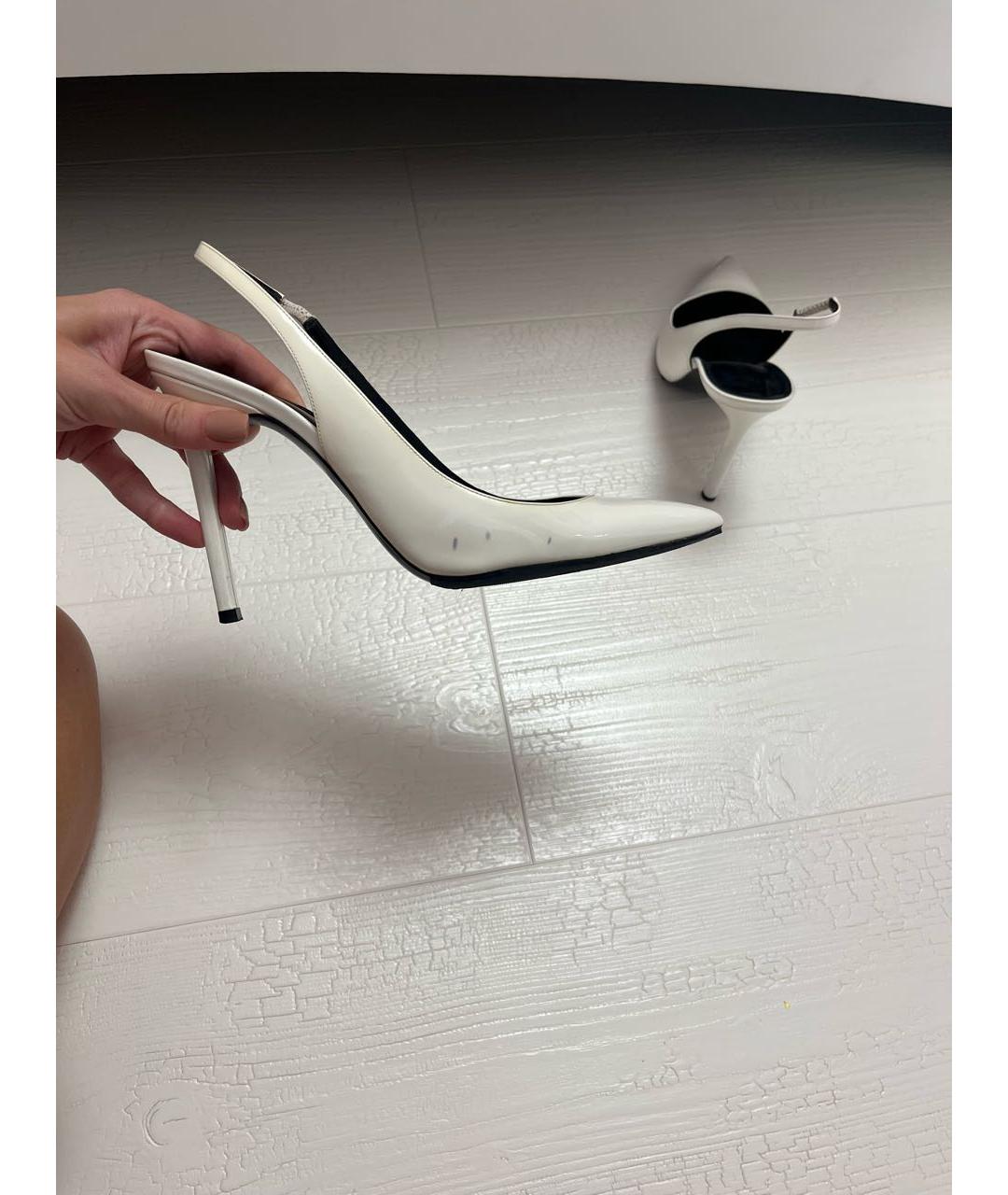 SAINT LAURENT Белые туфли из лакированной кожи, фото 7