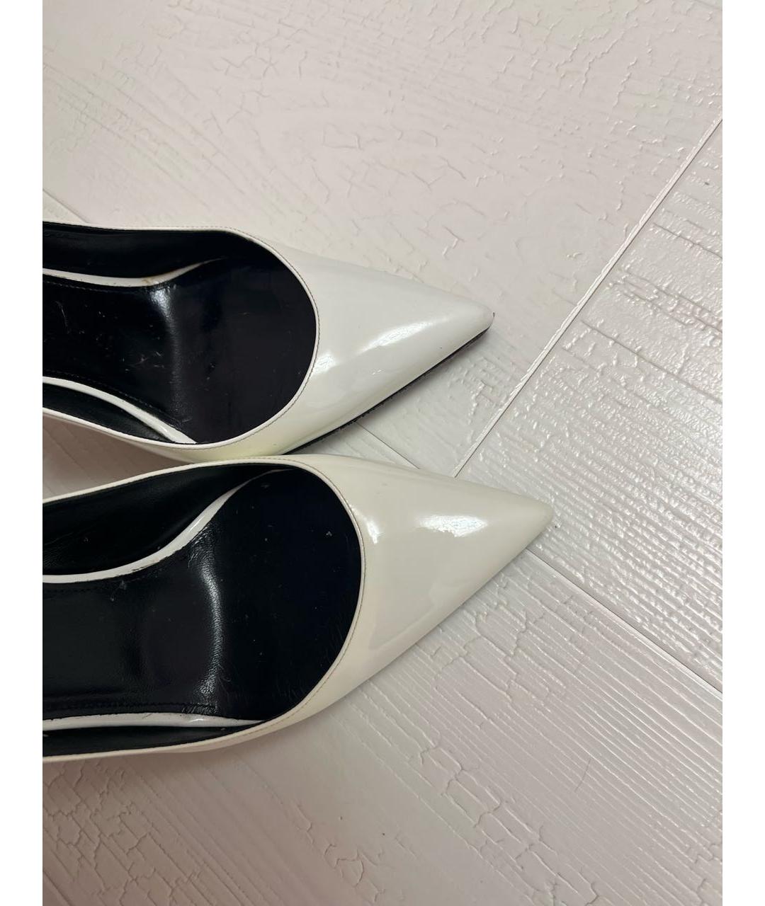 SAINT LAURENT Белые туфли из лакированной кожи, фото 8