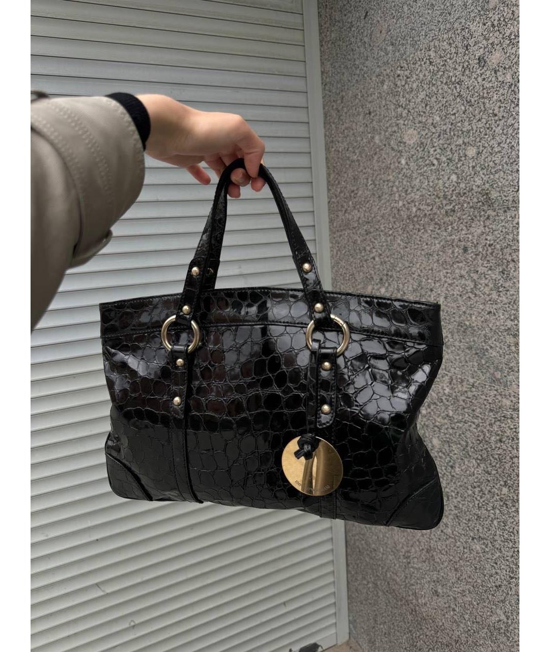 EMPORIO ARMANI Черная сумка тоут из лакированной кожи, фото 3