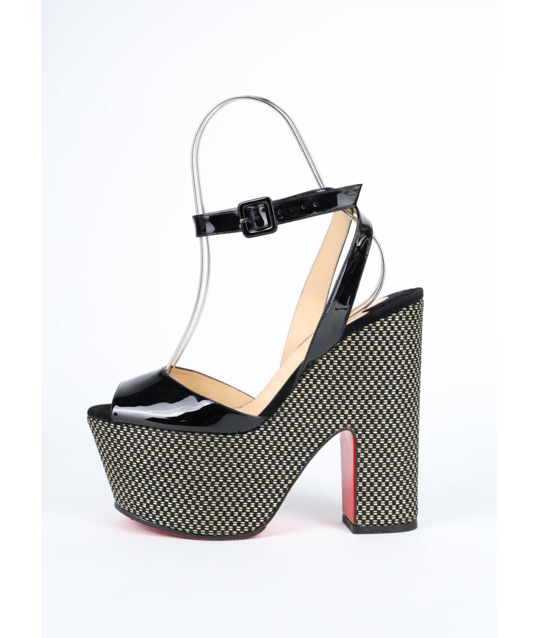CHRISTIAN LOUBOUTIN Черные босоножки из лакированной кожи, фото 6
