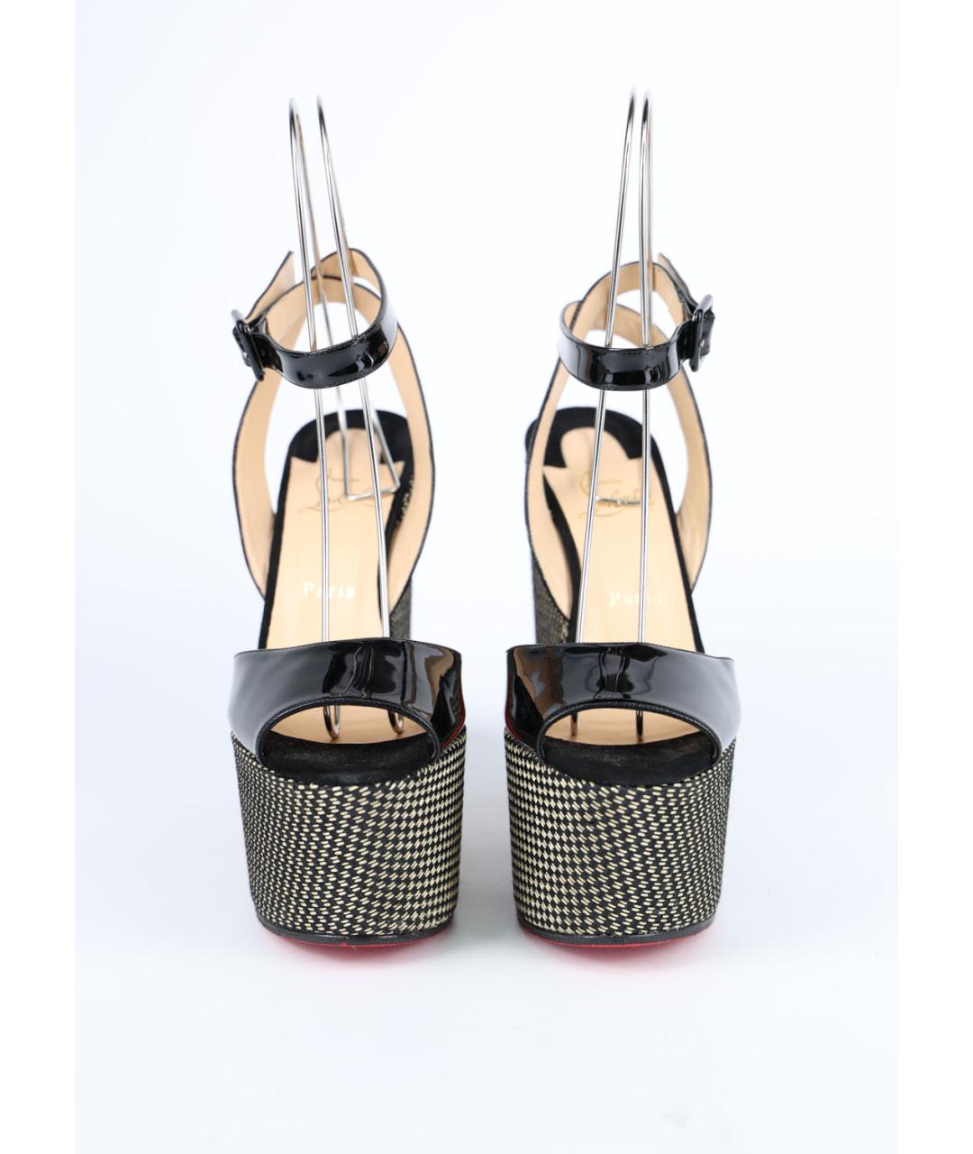 CHRISTIAN LOUBOUTIN Черные босоножки из лакированной кожи, фото 3