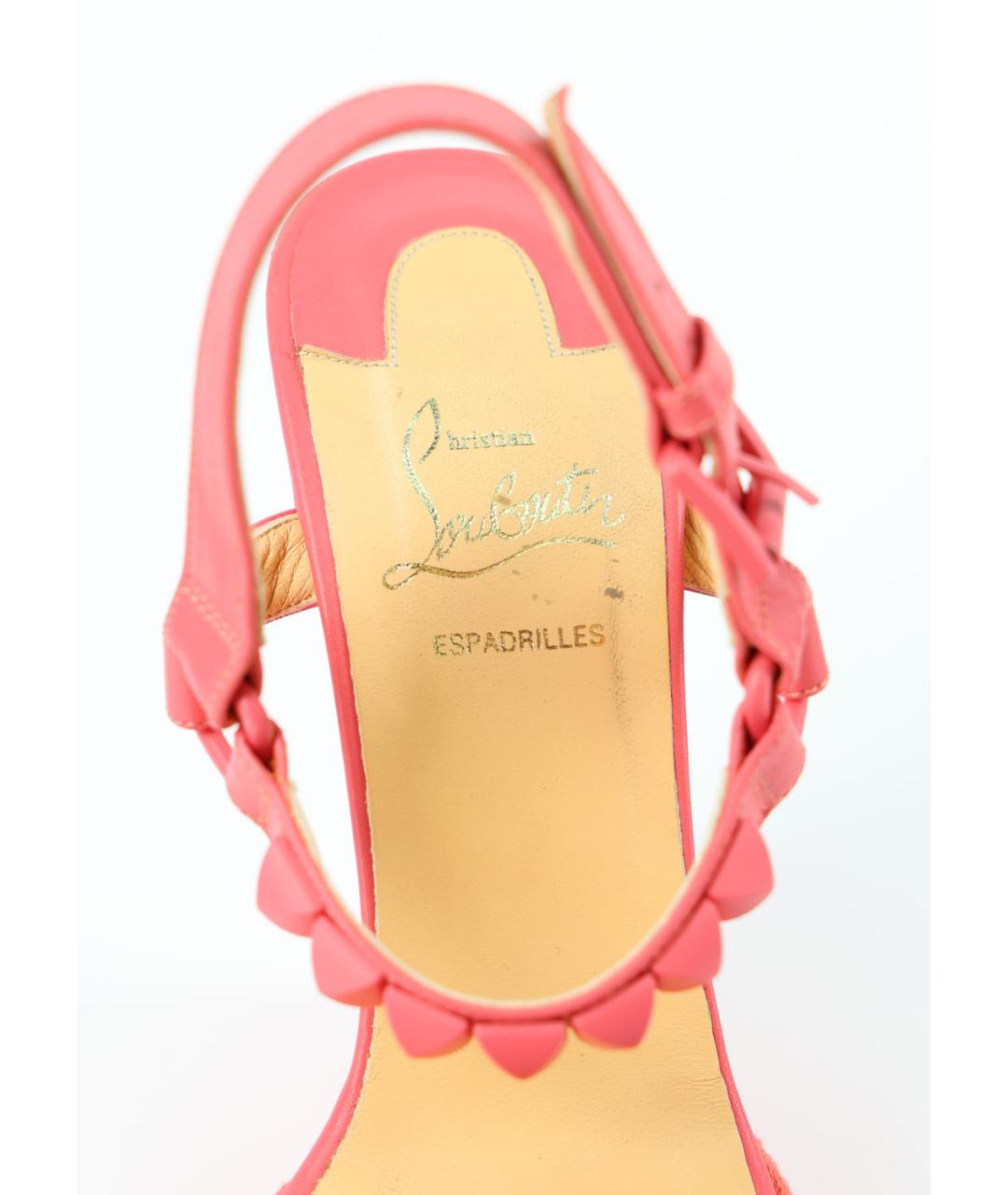 CHRISTIAN LOUBOUTIN Коралловые кожаные босоножки, фото 5