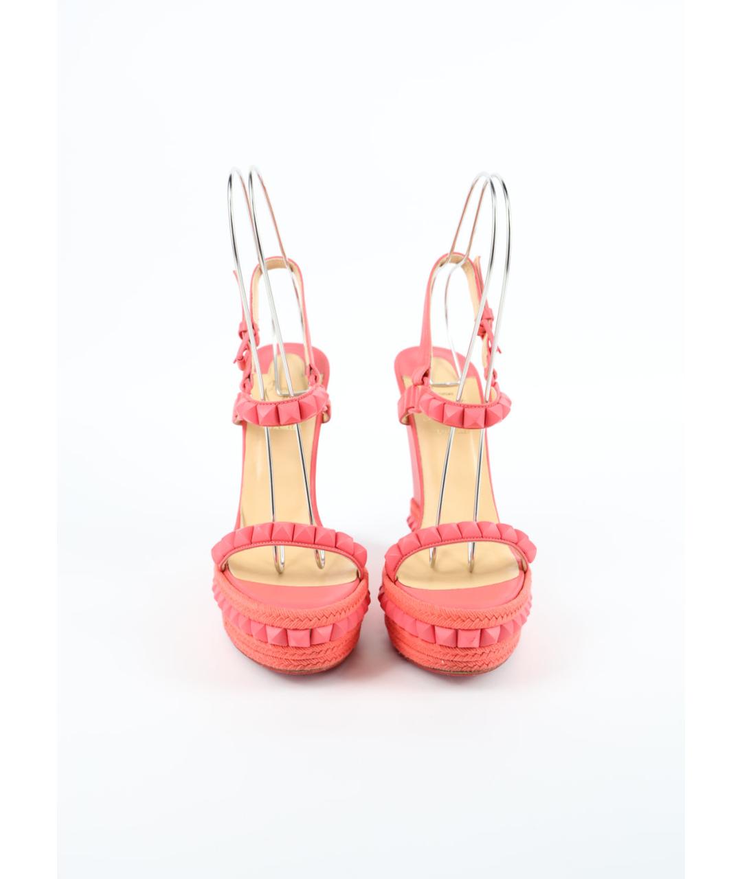 CHRISTIAN LOUBOUTIN Коралловые кожаные босоножки, фото 3