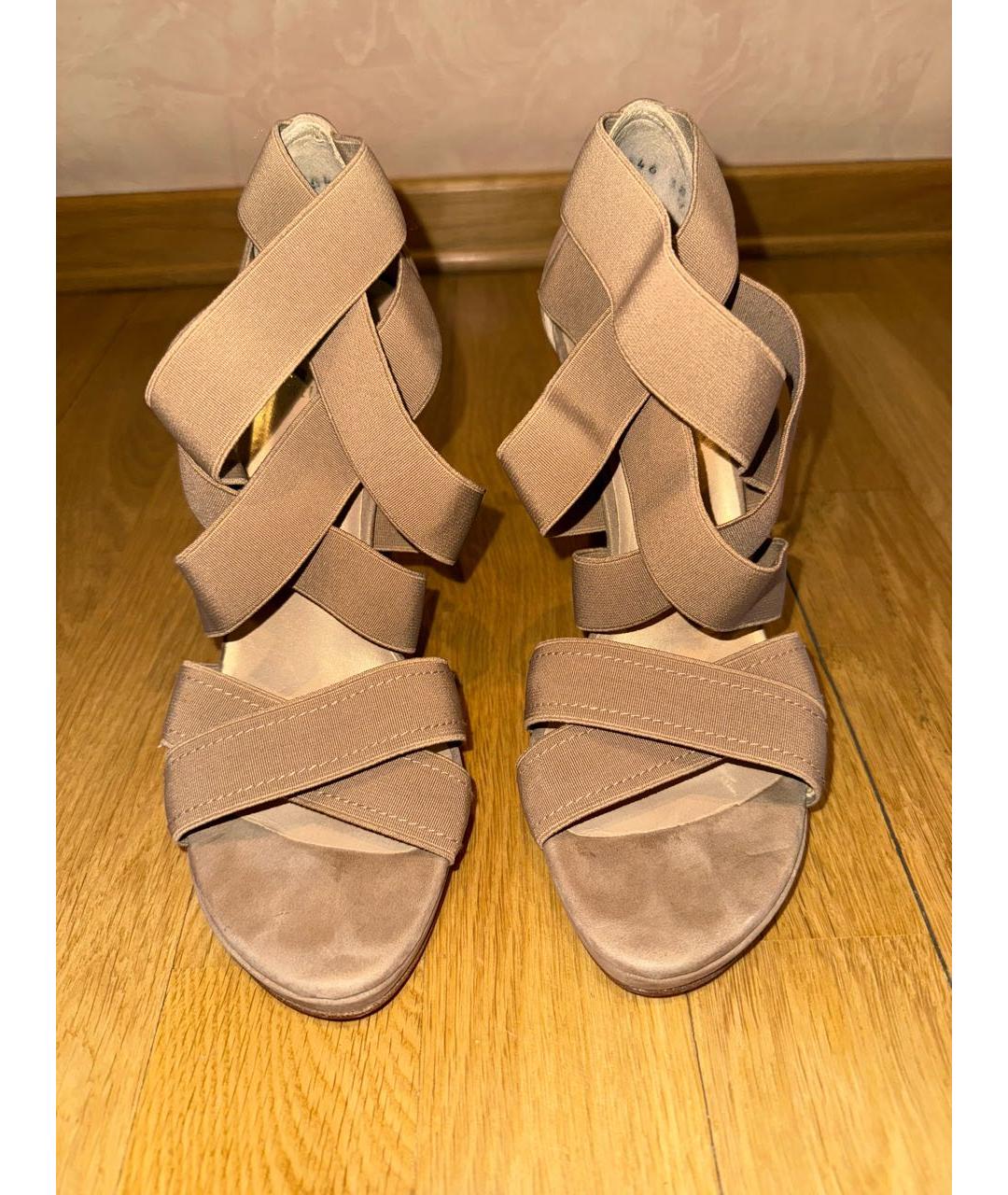 STUART WEITZMAN Бежевые замшевые босоножки, фото 2