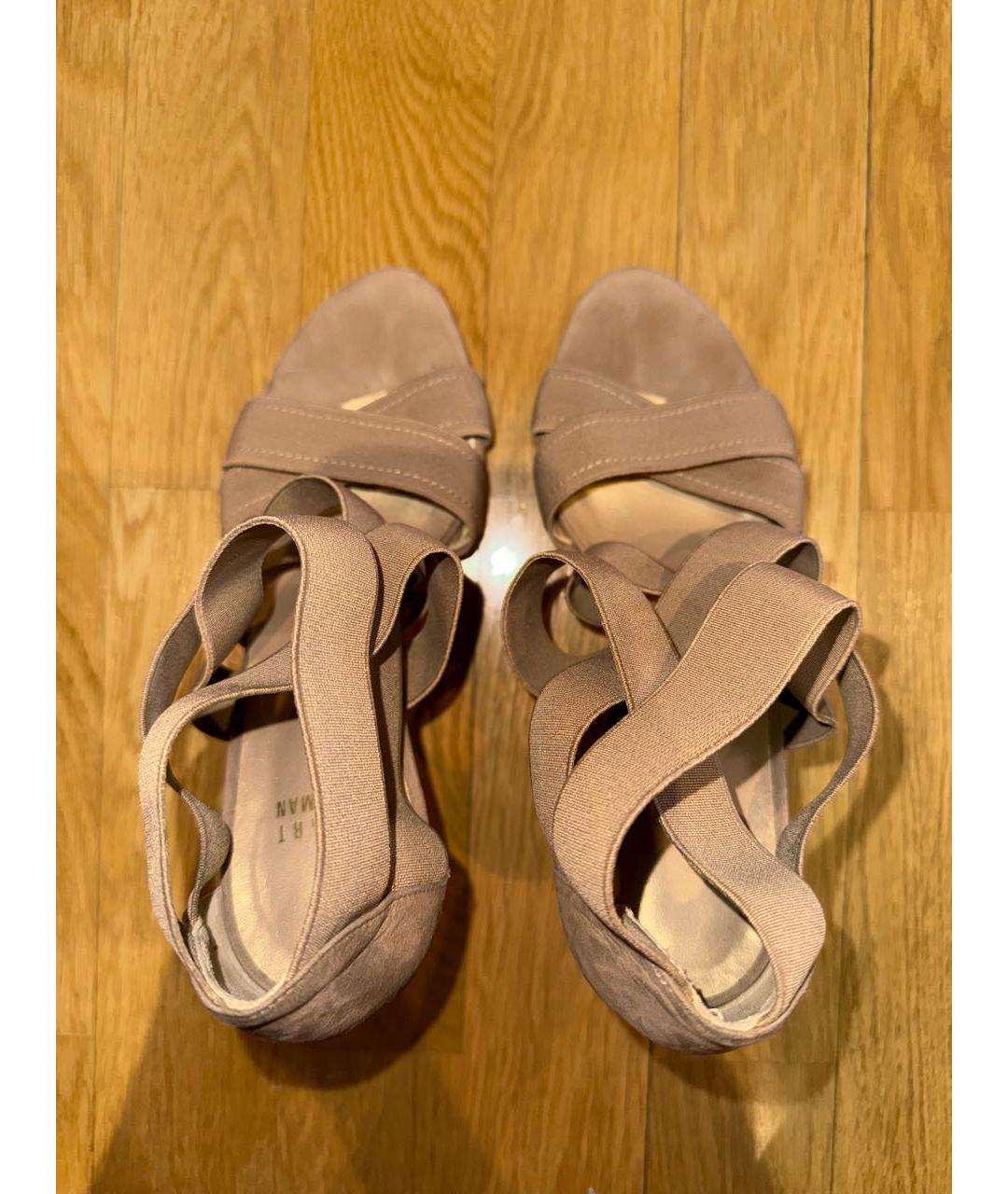 STUART WEITZMAN Бежевые замшевые босоножки, фото 3