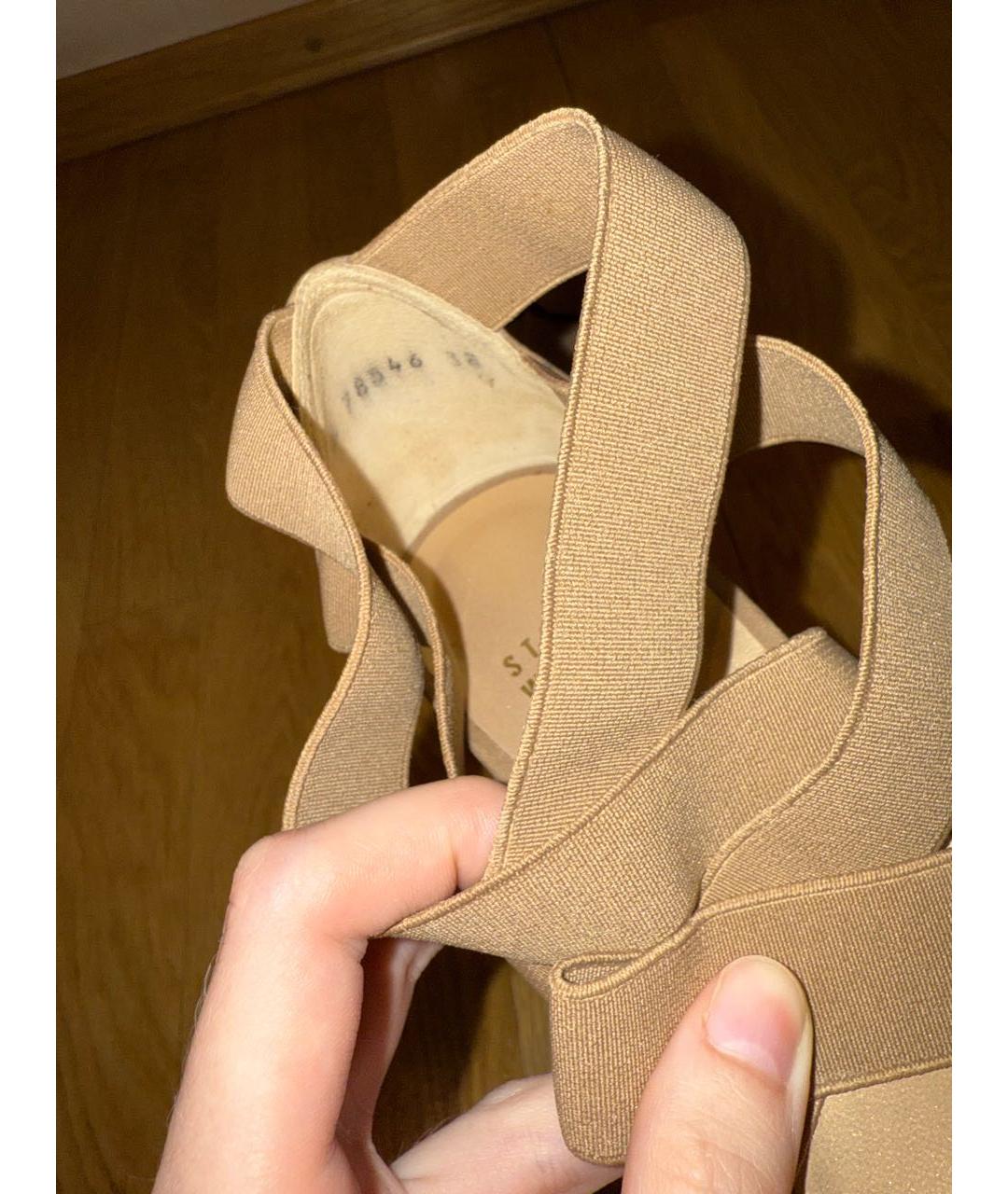 STUART WEITZMAN Бежевые замшевые босоножки, фото 5