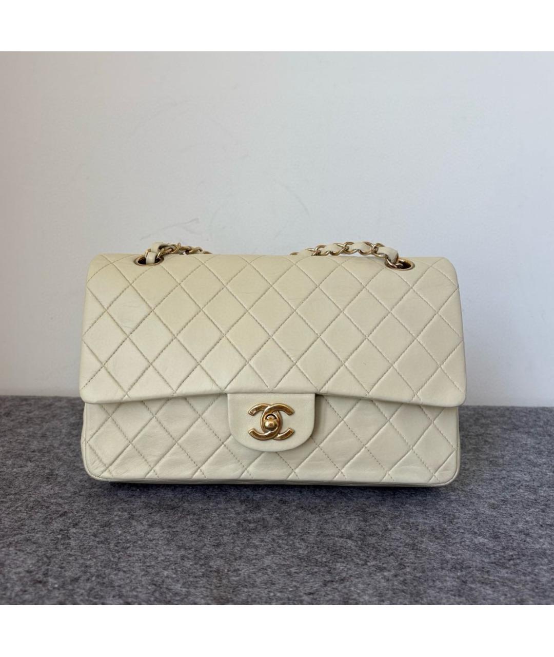 CHANEL Бежевая кожаная сумка через плечо, фото 9