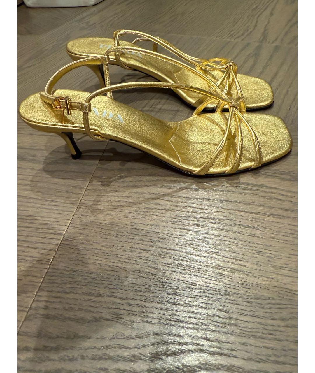 PRADA Золотые кожаные босоножки, фото 6
