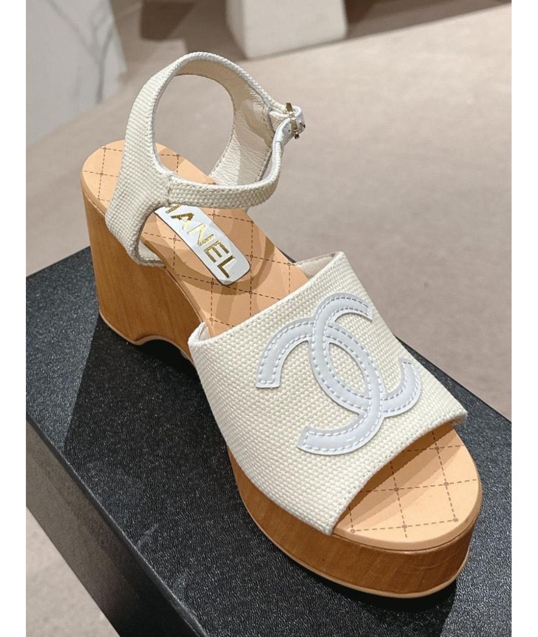 CHANEL Бежевые текстильные босоножки, фото 2