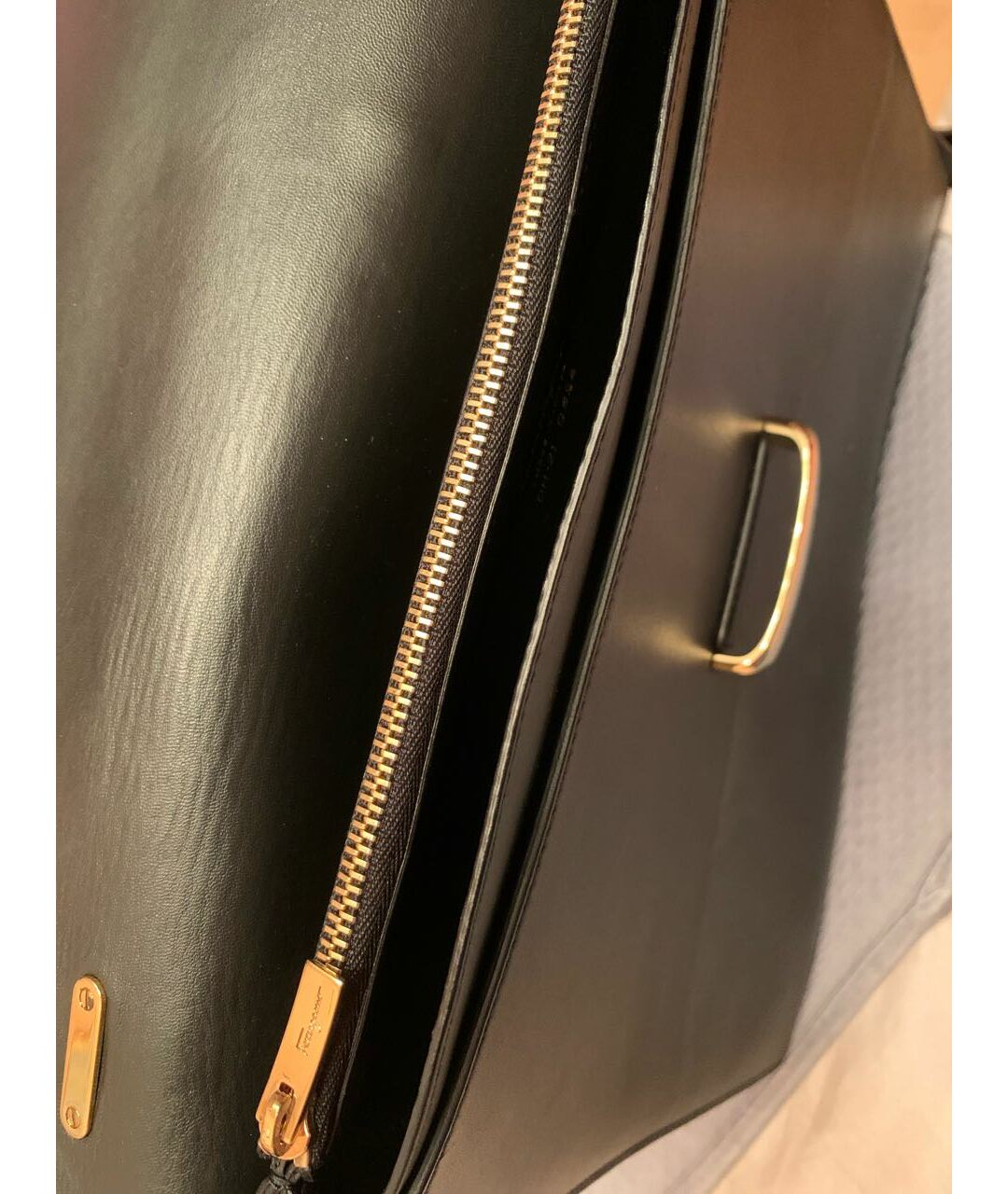 FERRAGAMO Черная кожаная сумка тоут, фото 4