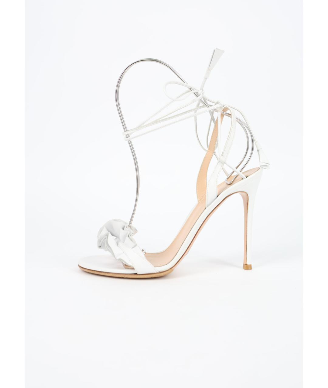 GIANVITO ROSSI Белые кожаные босоножки, фото 4