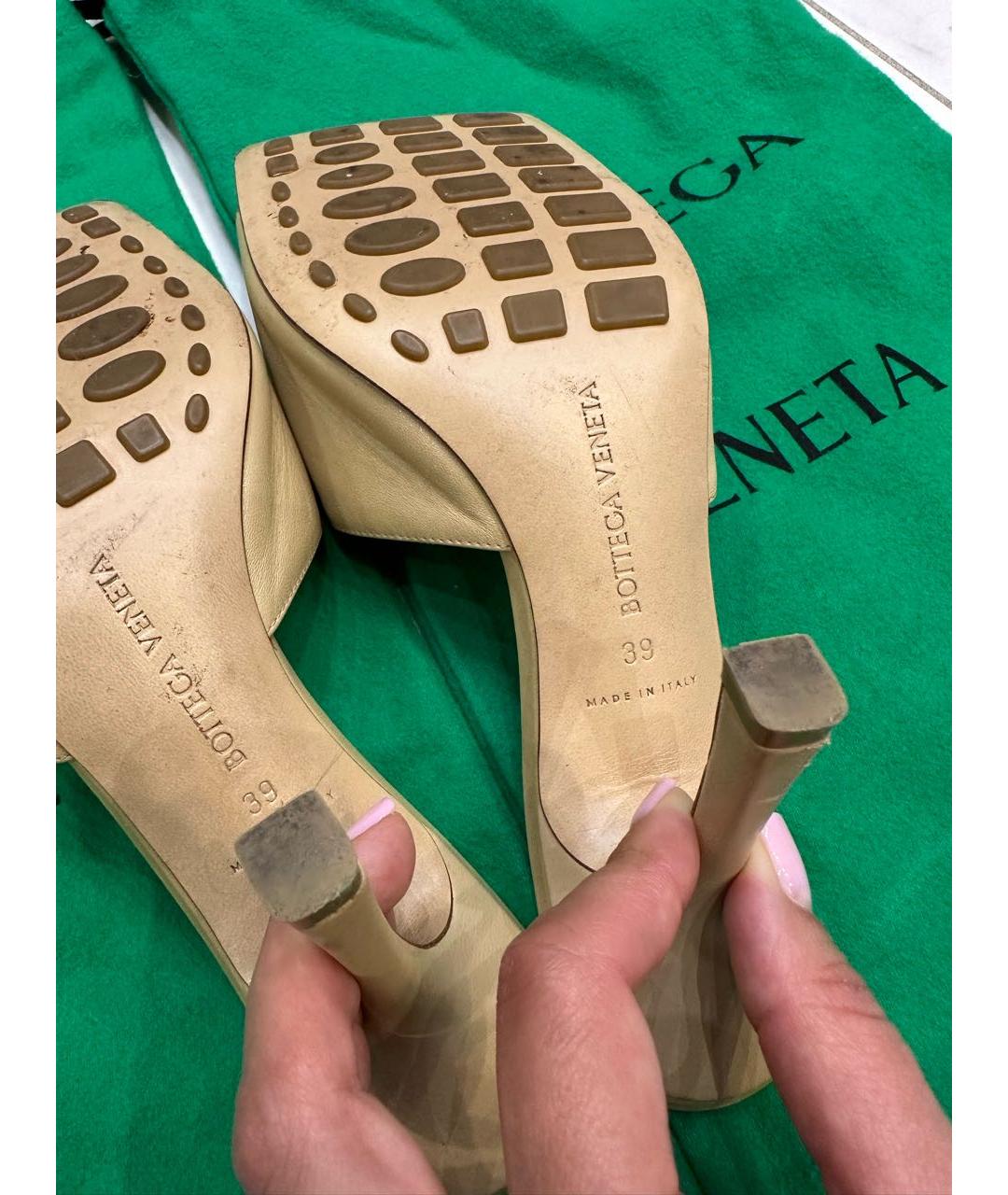 BOTTEGA VENETA Бежевые кожаные мюли, фото 4
