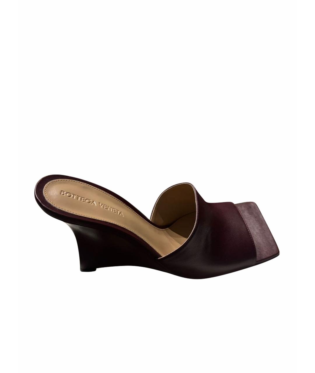BOTTEGA VENETA Бордовые кожаные мюли, фото 1