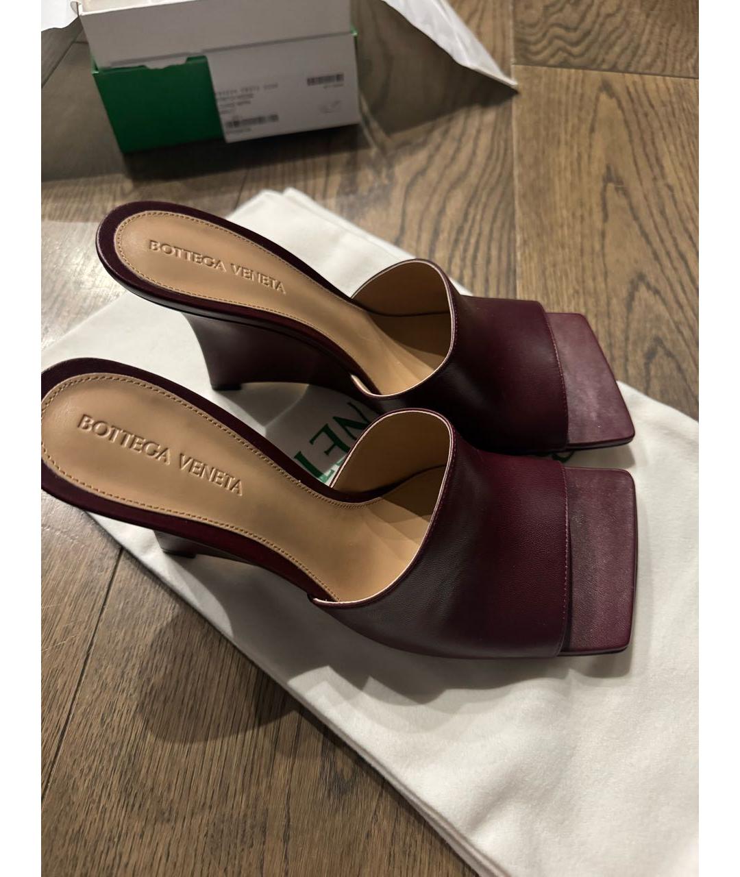 BOTTEGA VENETA Бордовые кожаные мюли, фото 4