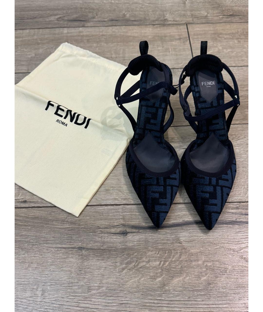 FENDI Темно-синие кожаные босоножки, фото 3