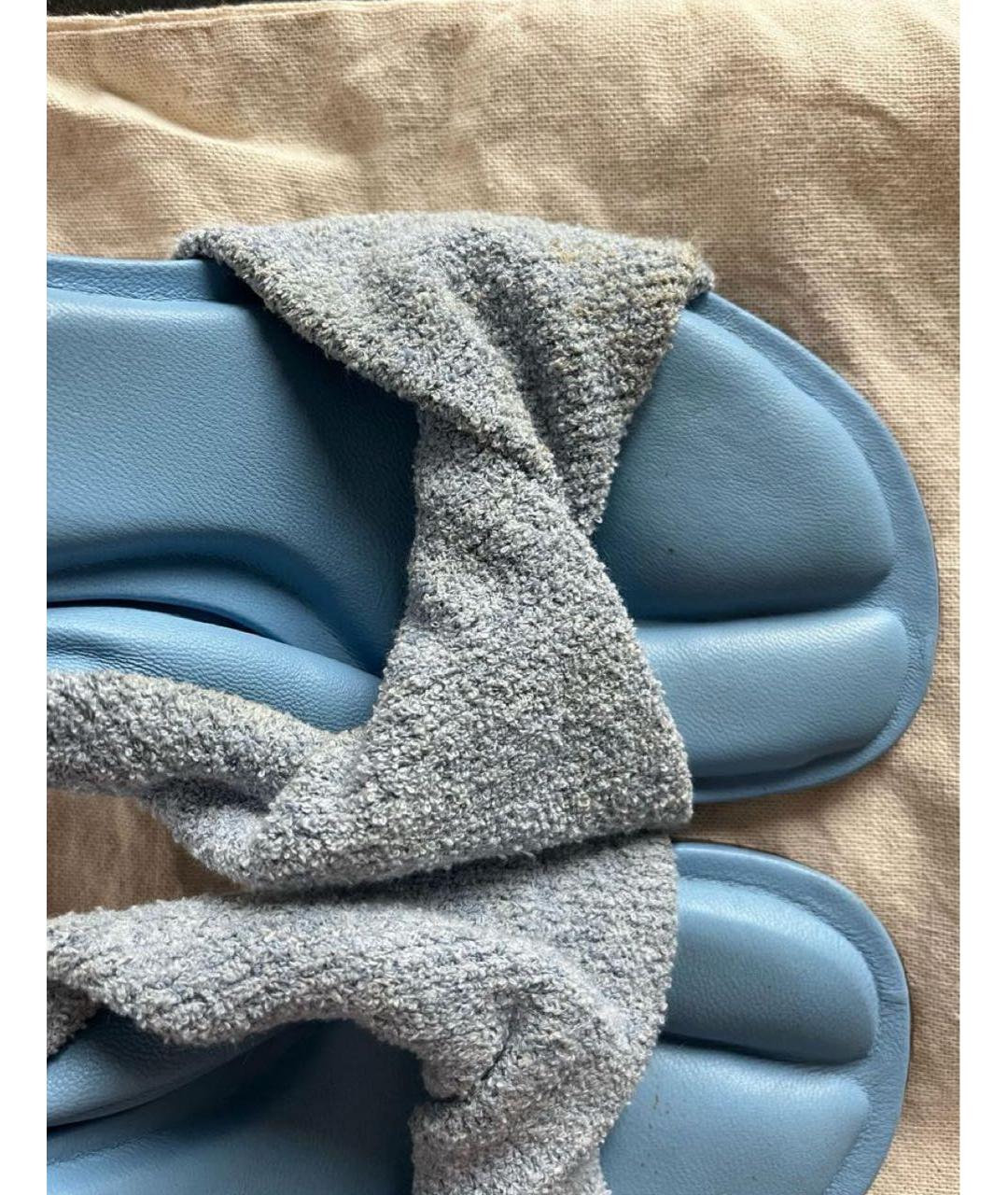 JACQUEMUS Серые кожаные мюли, фото 4