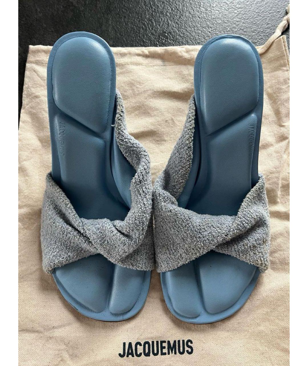 JACQUEMUS Серые кожаные мюли, фото 2