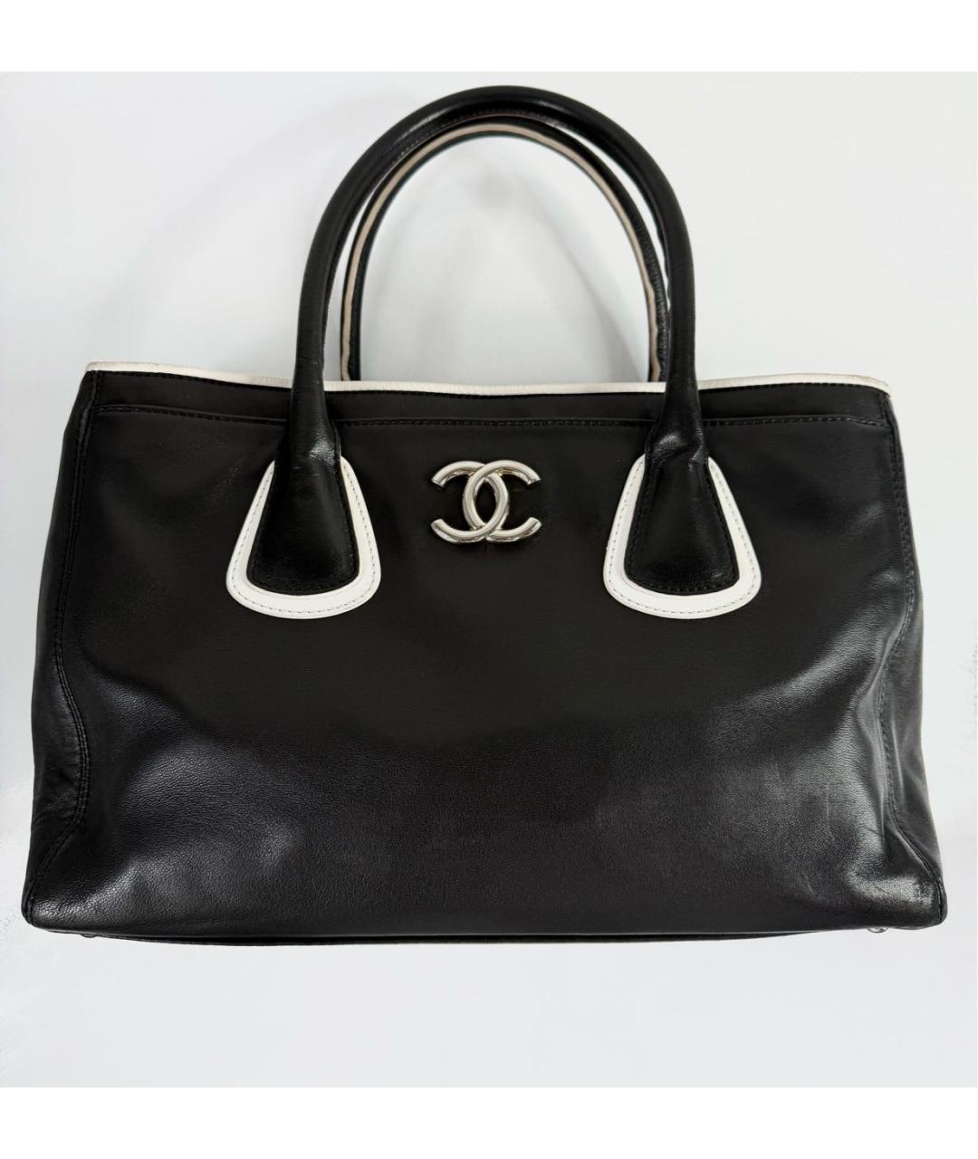 CHANEL Черная кожаная сумка с короткими ручками, фото 4