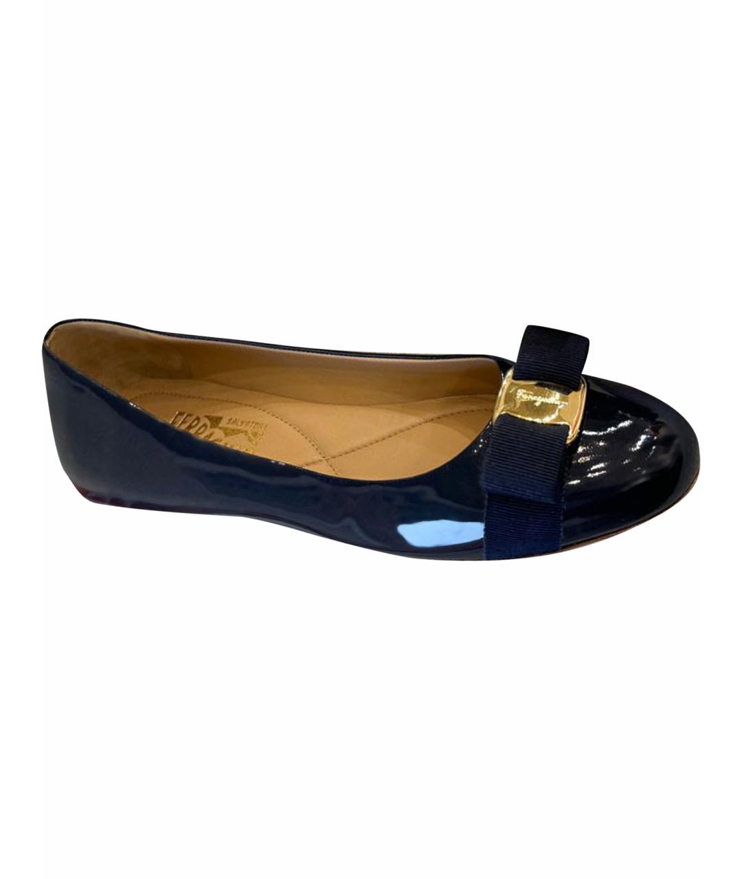 FERRAGAMO Черные балетки из лакированной кожи, фото 1