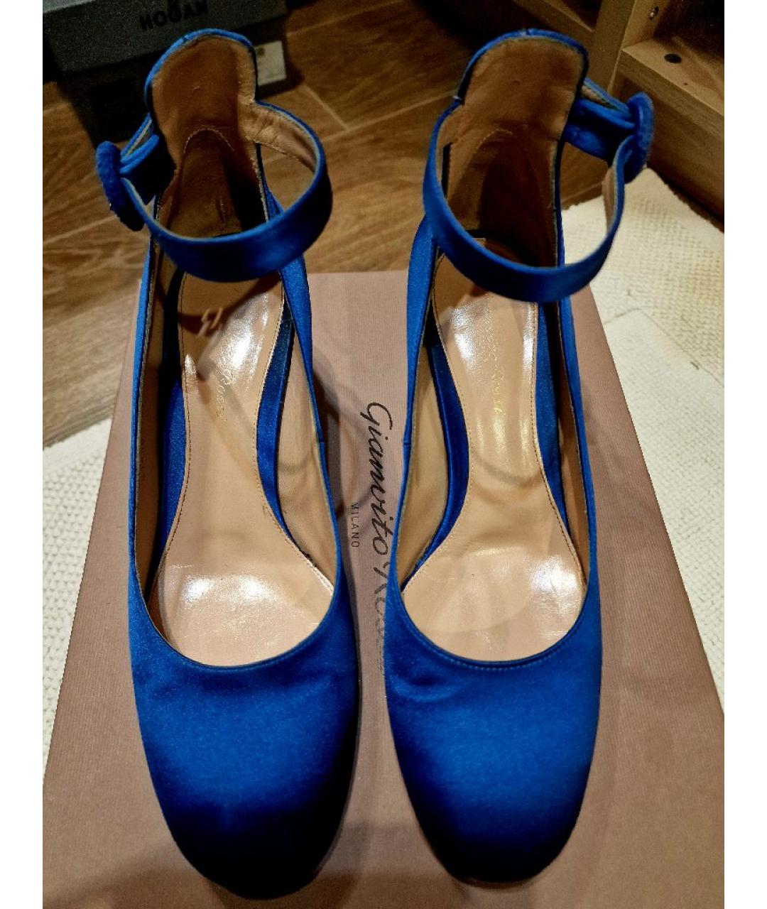 GIANVITO ROSSI Синие текстильные туфли, фото 2