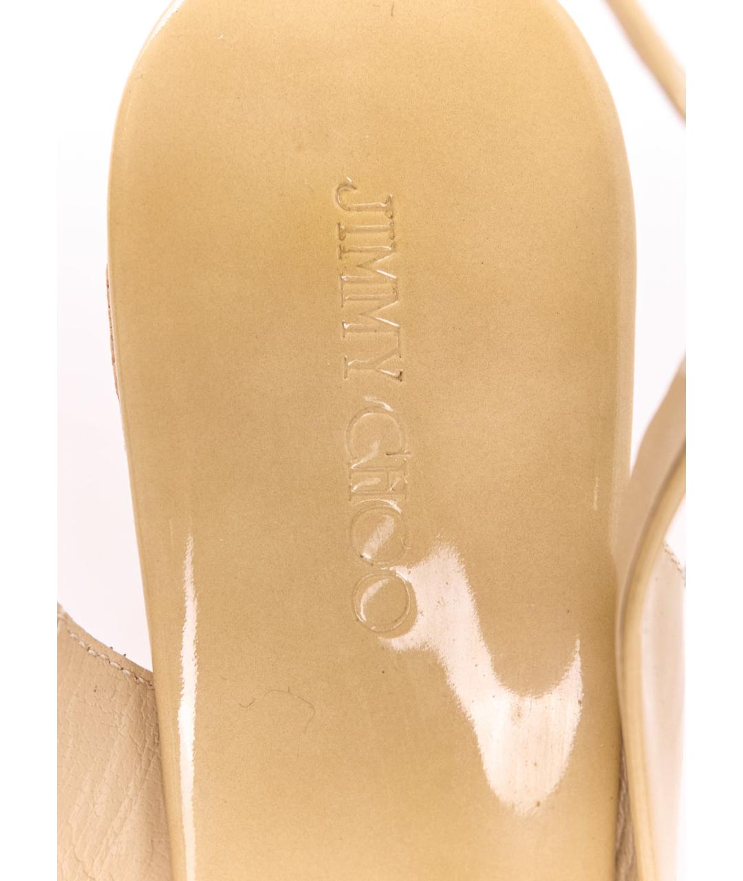 JIMMY CHOO Бежевые босоножки из лакированной кожи, фото 5