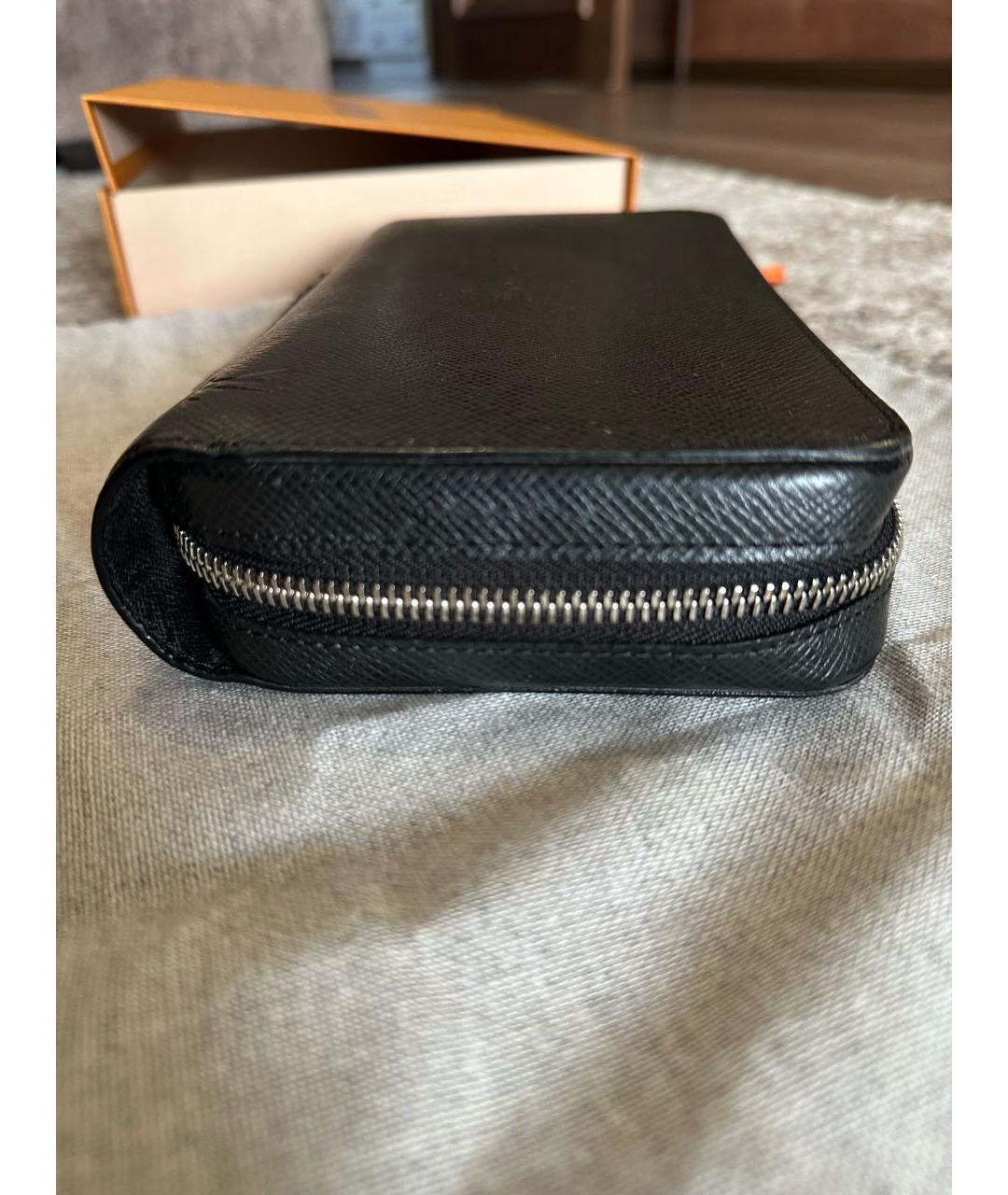 LOUIS VUITTON Черная кожаная барсетка, фото 6