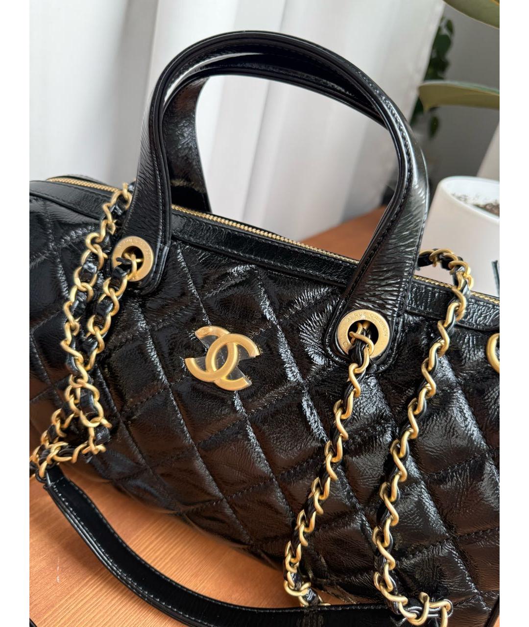 CHANEL Черная кожаная сумка с короткими ручками, фото 4