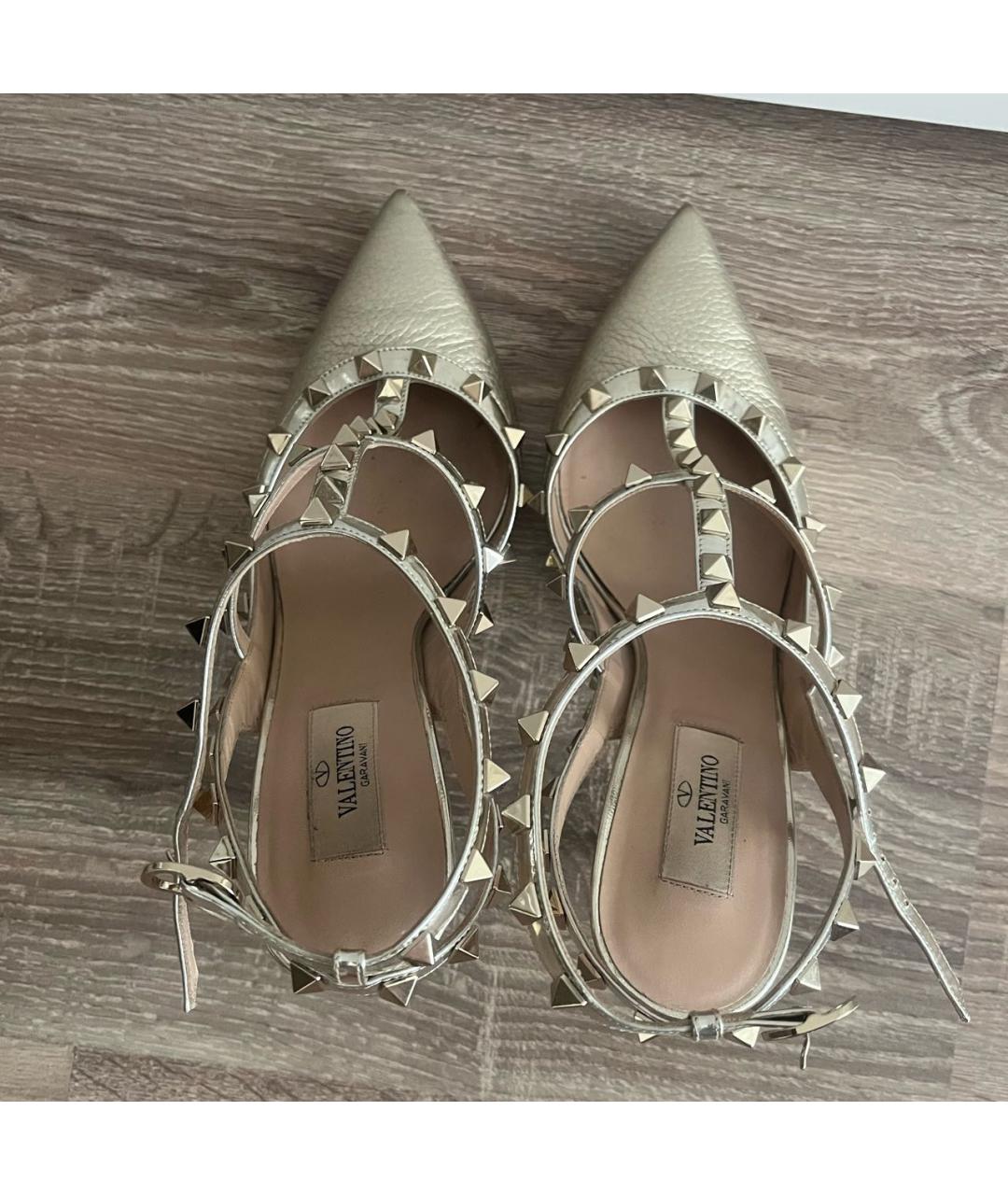 VALENTINO Золотые кожаные туфли, фото 3