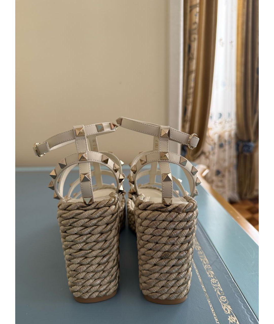 VALENTINO Бежевые босоножки, фото 4