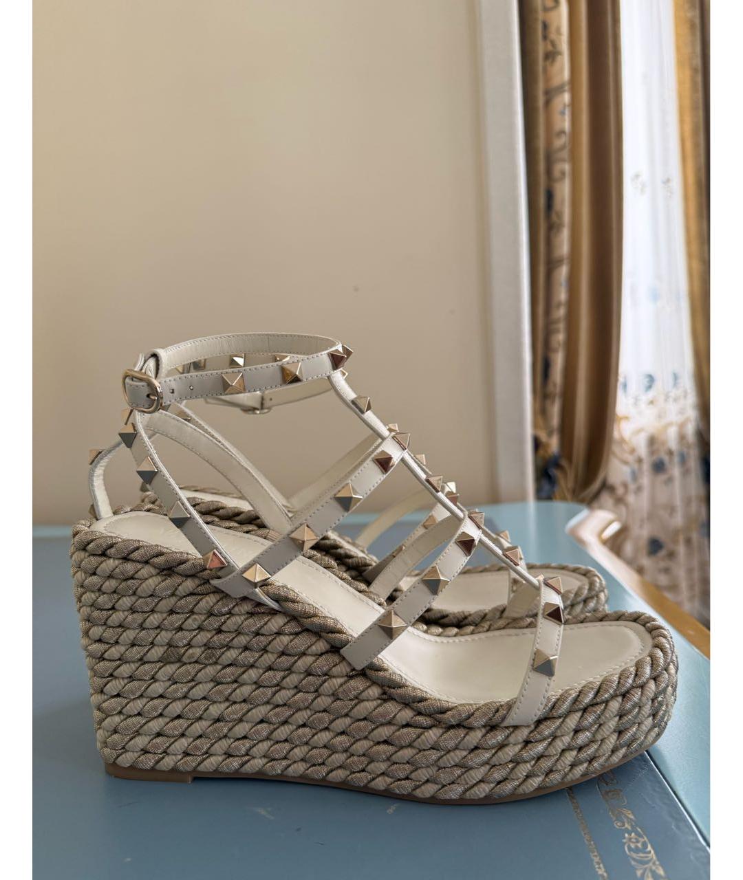 VALENTINO Бежевые босоножки, фото 6