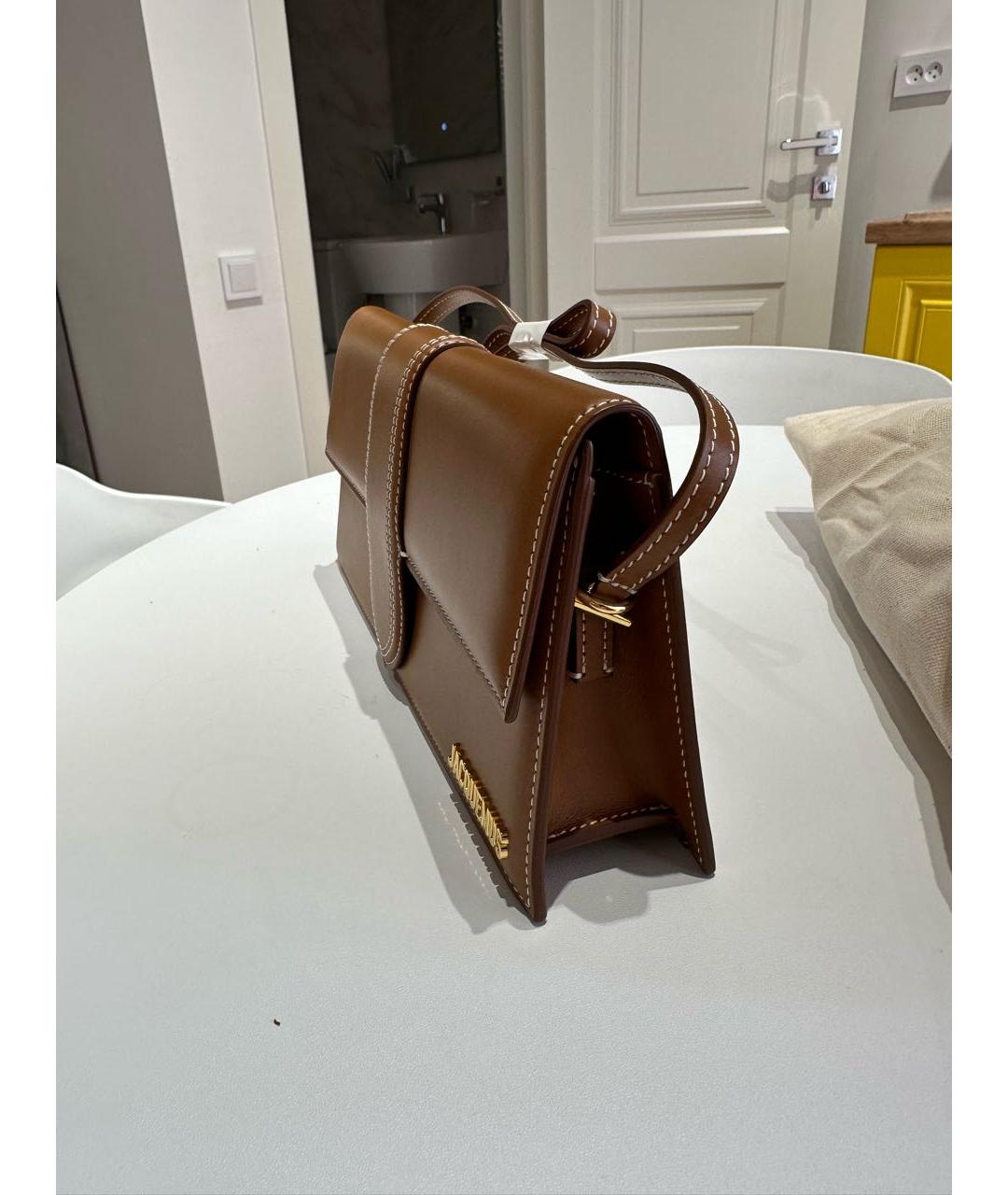 JACQUEMUS Коричневая кожаная сумка с короткими ручками, фото 4