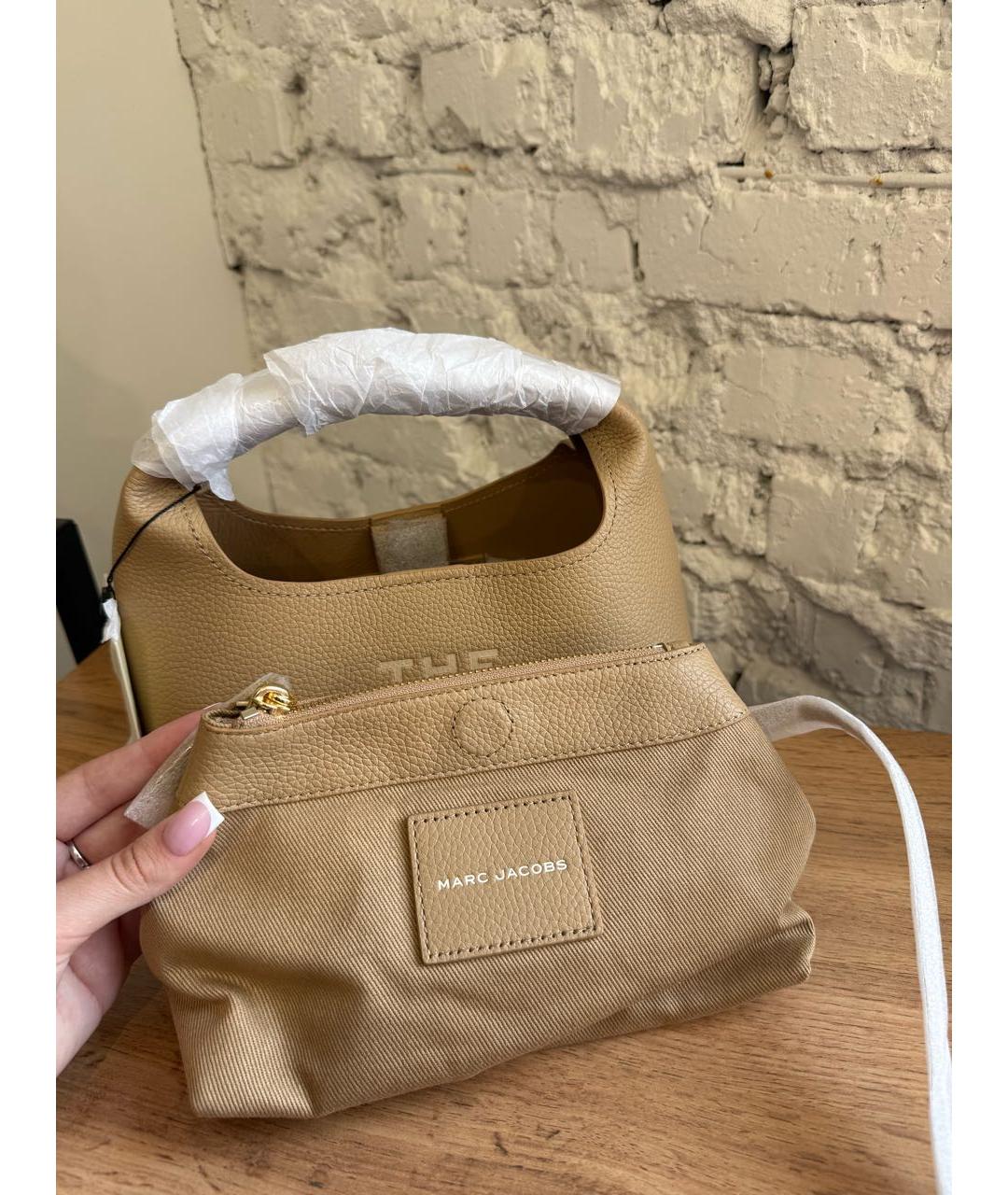 MARC JACOBS Бежевая кожаная сумка с короткими ручками, фото 4