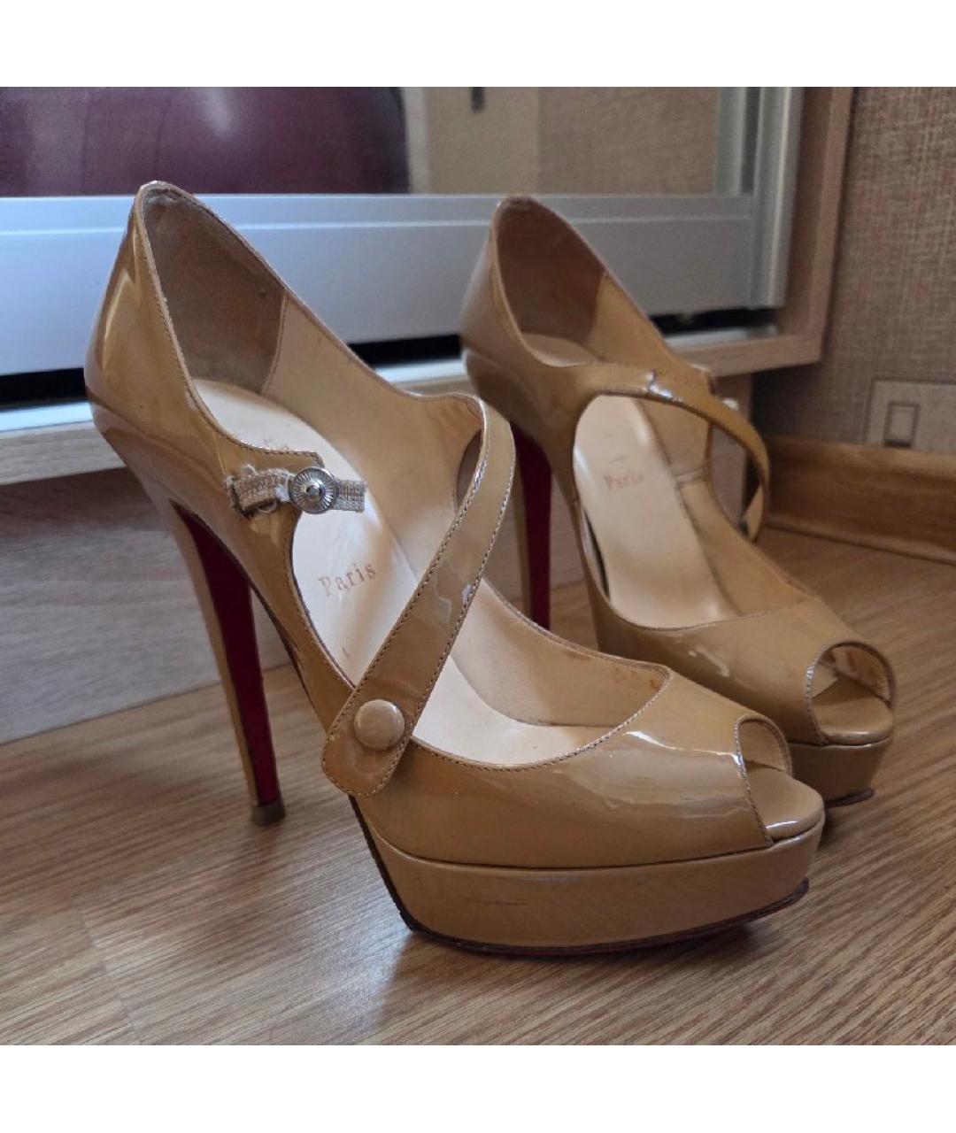 CHRISTIAN LOUBOUTIN Бежевые туфли из лакированной кожи, фото 5