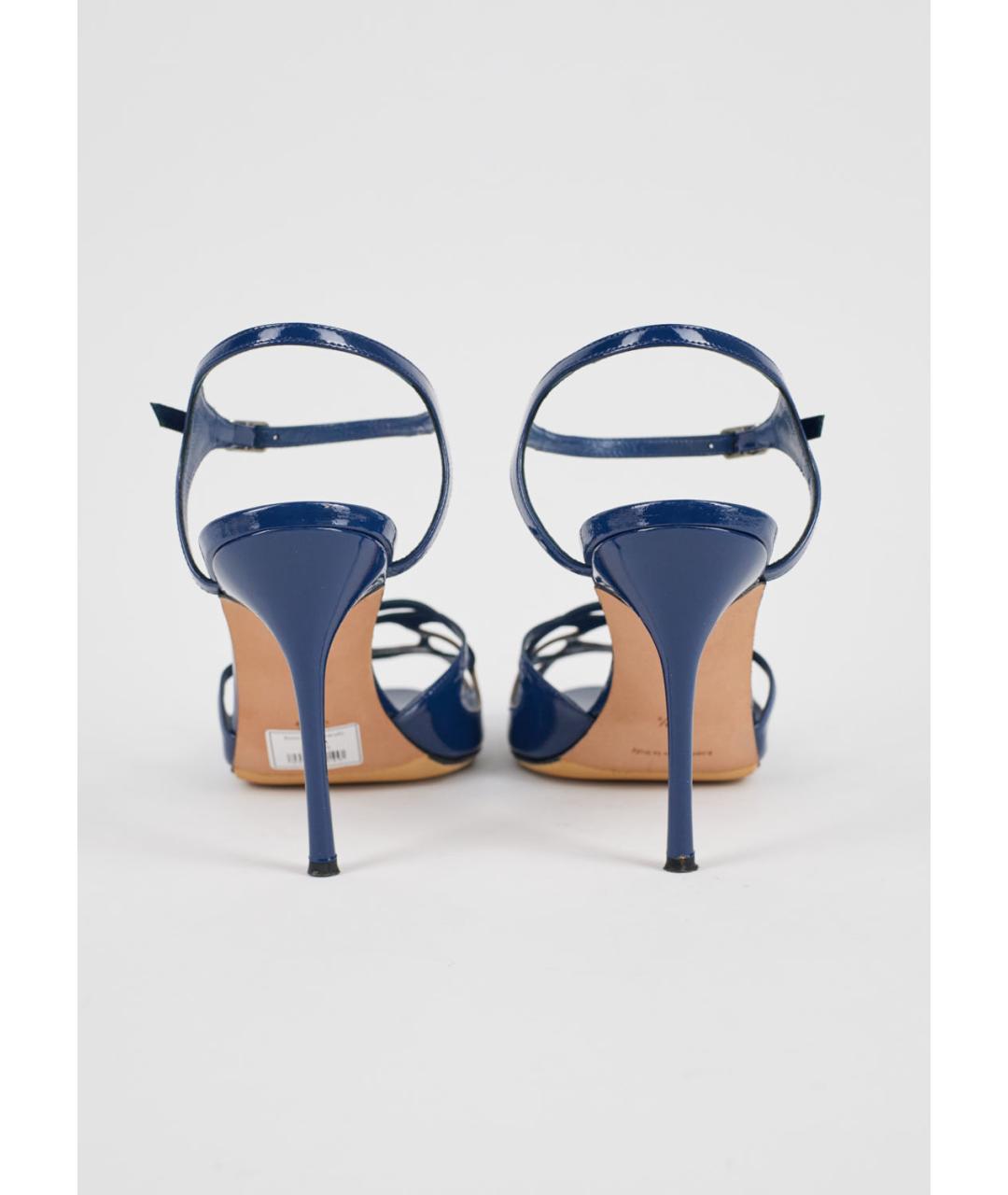MANOLO BLAHNIK Синие босоножки из лакированной кожи, фото 4