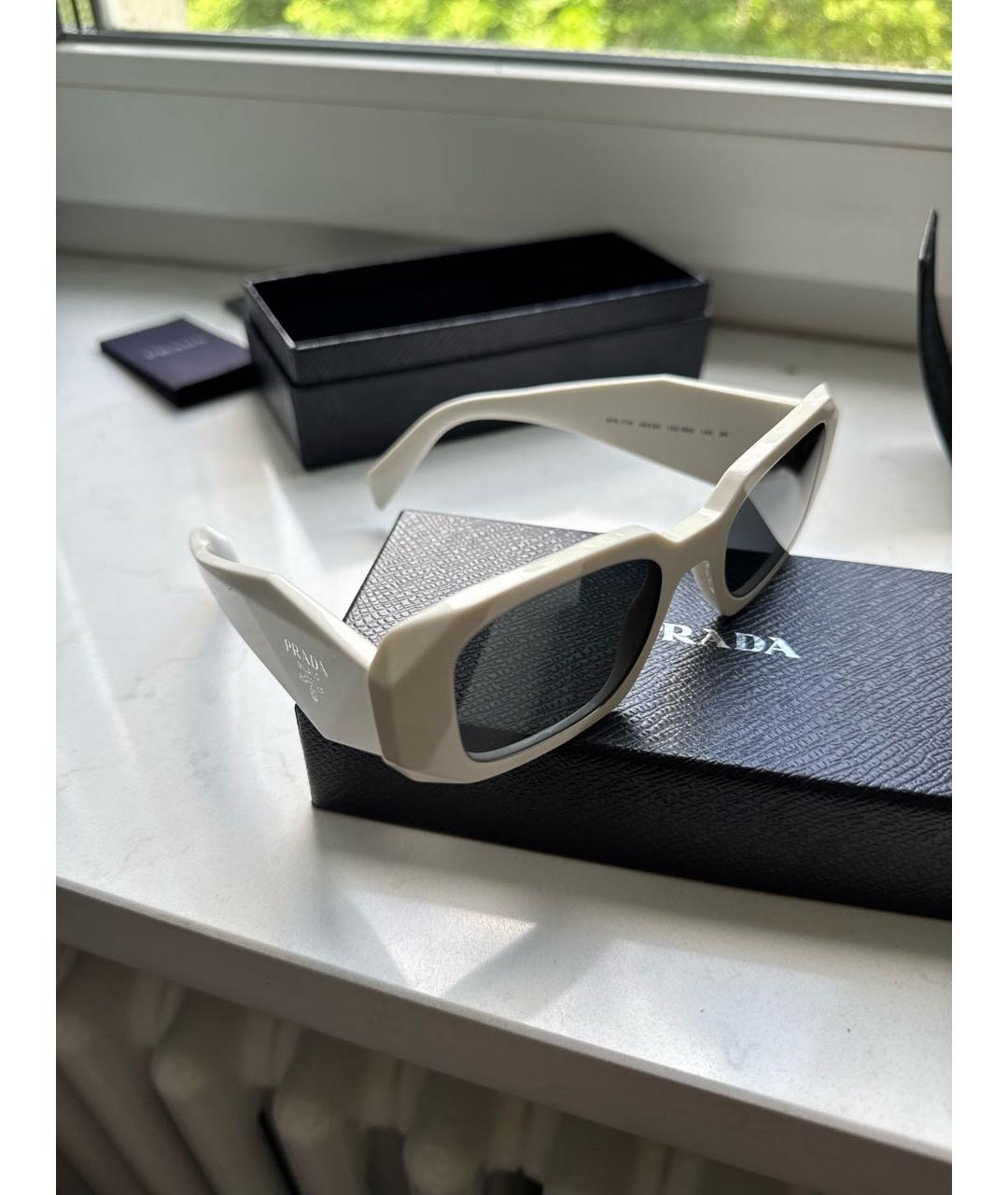 PRADA Белые пластиковые солнцезащитные очки, фото 2